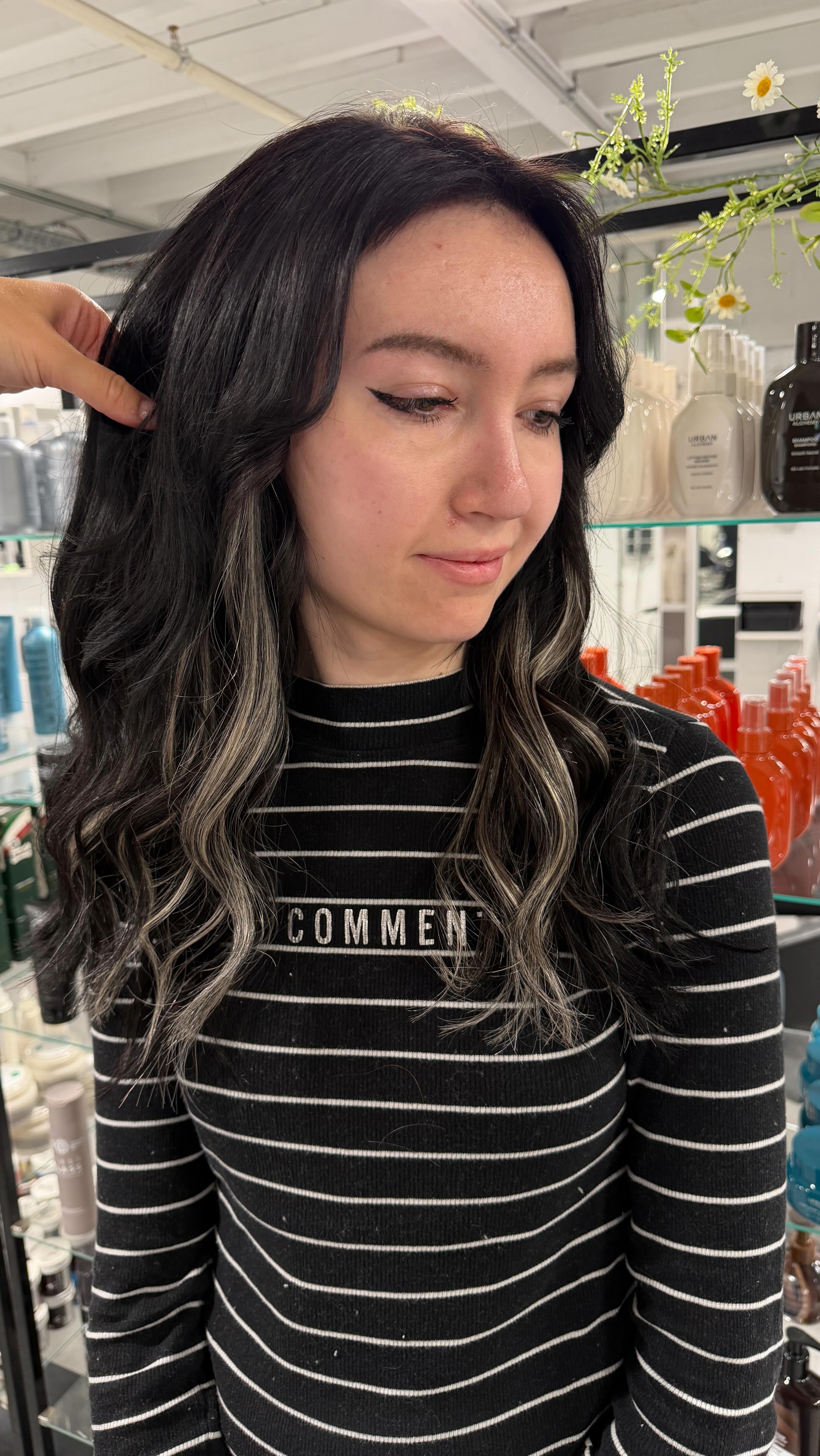 Des cheveux de rêve, légers et invisibles au toucher.
Prête pour votre glow up capillaire ?
📩 Réservez votre rendez-vous chez Ryanhair
📍Ryanhair Schifflange
💇🏻♀️ Par : Sandra
#hairdreams #luxembourg #qualityhair #extensions