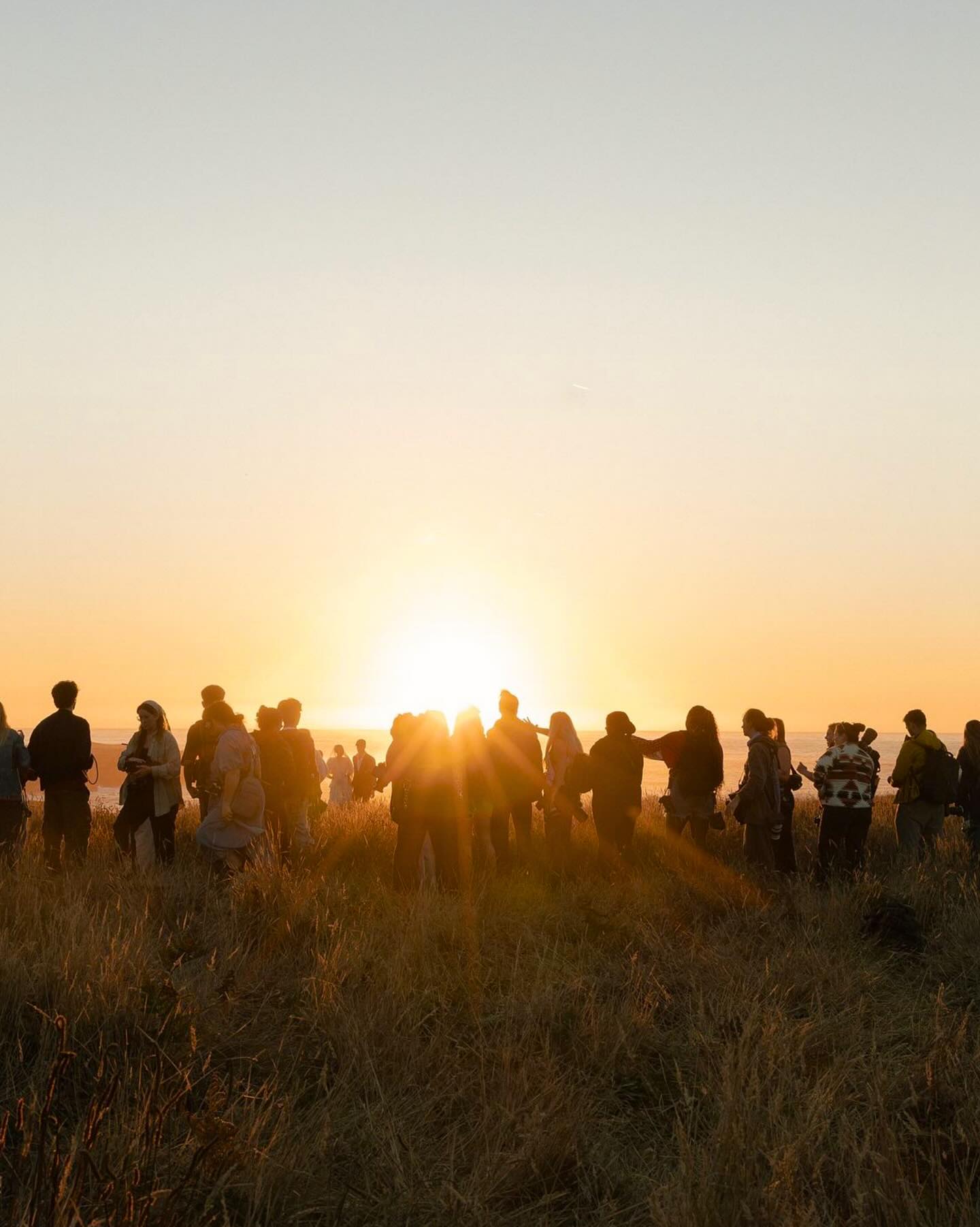 What costs nothing, but means a heck of a lot?
A like.
A share.
A comment.
Supporting your friends.
Cheering on the businesses you love.
Being seen feels beautiful.
Community doesn’t have to be complicated 💛