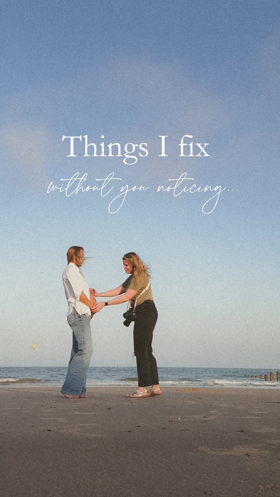 Things I fix as a family photographer without you even noticing.
The way you’re turned toward the light so it actually flatters you.
The way your clothes fall so they look effortless, not awkward.
The tiny distractions. Flyaway hairs, wonky collars… and yes, even snot 🙈
Half my job is quietly sorting the details so you don’t have to think about any of it.
You just show up, be with your people, and let it all unfold.
If you want photos that feel natural but still look put together, I’ve got you.
My books are open if this is your vibe.