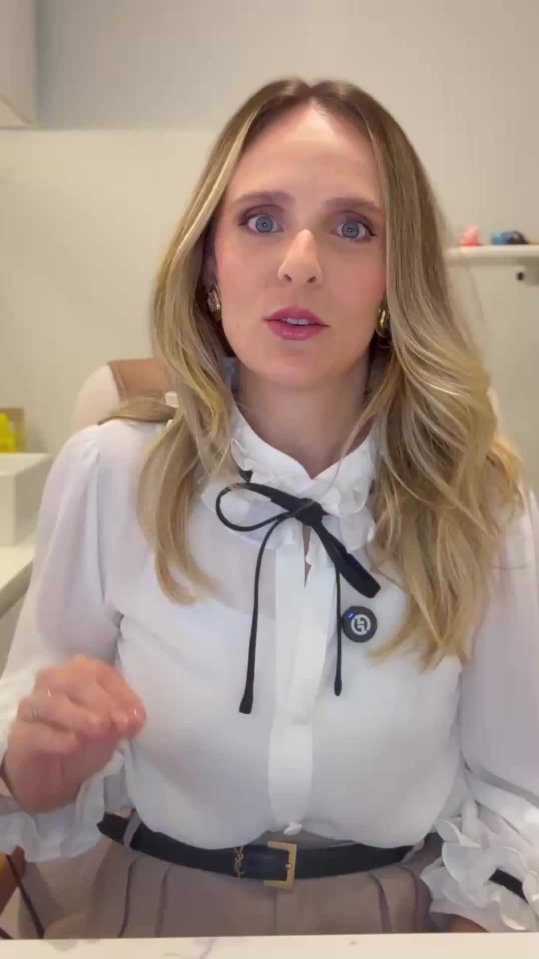 O estrabismo vai além da visão, ele também impacta a autoestima.
Muitos pacientes convivem com insegurança no dia a dia, evitando fotos, contato visual ou até situações sociais.
A cirurgia pode alinhar os olhos e resgatar a confiança, trazendo mais segurança para se expressar e se relacionar.
Se isso te incomoda, vale buscar avaliação.
Dra. Juliana Wagner Dada
Referência em Estrabismo adulto e infantil
Especialista em Oftalmologia Pediátrica
CRM39665
RQE35215
#estrabismo #saudeocular #oftalmopediatria