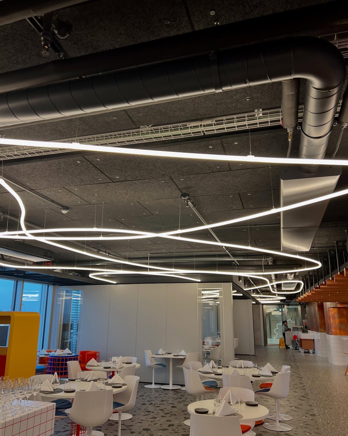 Gaines et techniques apparentes 🤩
#electrostatique #foodlab #geneva