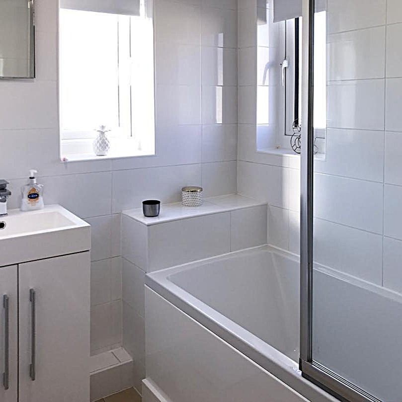 Hands up who wants a bathroom this clean 🙋🏼♀️ It's literally so photogenic! Swoon 🧽✨