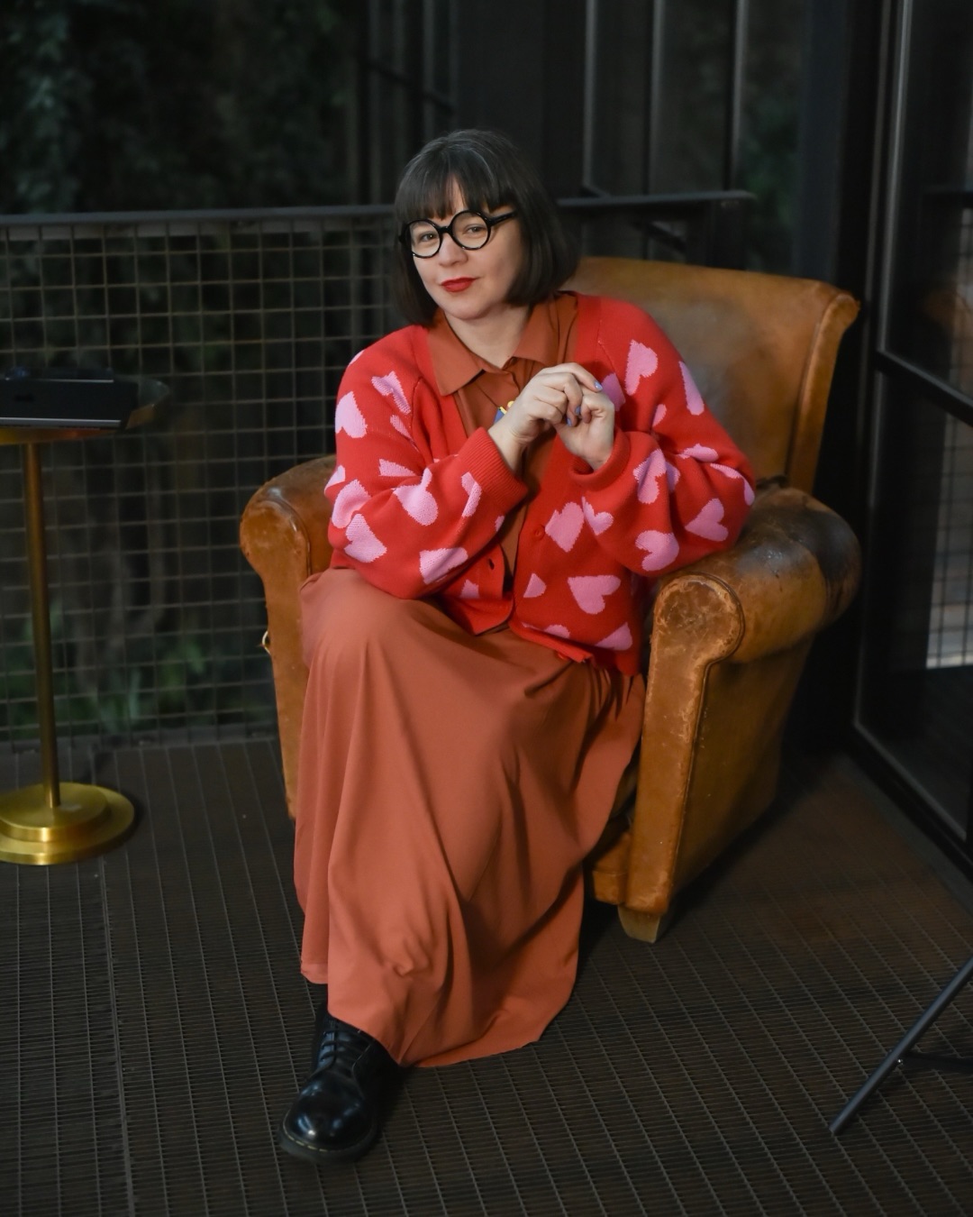 Strong brands are built on clarity, not random content.
My Branding DNA Dive is a focused strategy session designed to define the foundations of your brand before any visuals are created.
We cover:
• values and mission
• brand identity and positioning
• archetypes and tone of voice
• audience clarity and messaging
• shoot direction aligned with your brand
Most of the discomfort around posting comes from misalignment, not lack of ideas.
When your brand is clear:
• content becomes easier to create
• your message is consistent
• your visuals have purpose
• you show up with confidence
This is not about trends.
It’s about building a brand you can sustain.
Clients leave with a clear strategic direction and a framework they can apply immediately.
✨ My mission is to make you feel seen.
@jilly_otter is committed to helping people bounce back from heartbreak with style, strategy and the kind of humour that makes healing feel human again.
🌶️ On a different note, @this.one.precious.life and I are creating a 4-week programme called Being Seen.
This work is for female business owners who are ready to show up in a way that feels aligned, not performative.
It will involve both practical learning and intentional unlearning. The kind of work that shifts how you see yourself, and how the world sees you.
We’re opening this soon.
If you’d like to be the first to hear more, you can register your interest via the link in the bio.
🧡♥️