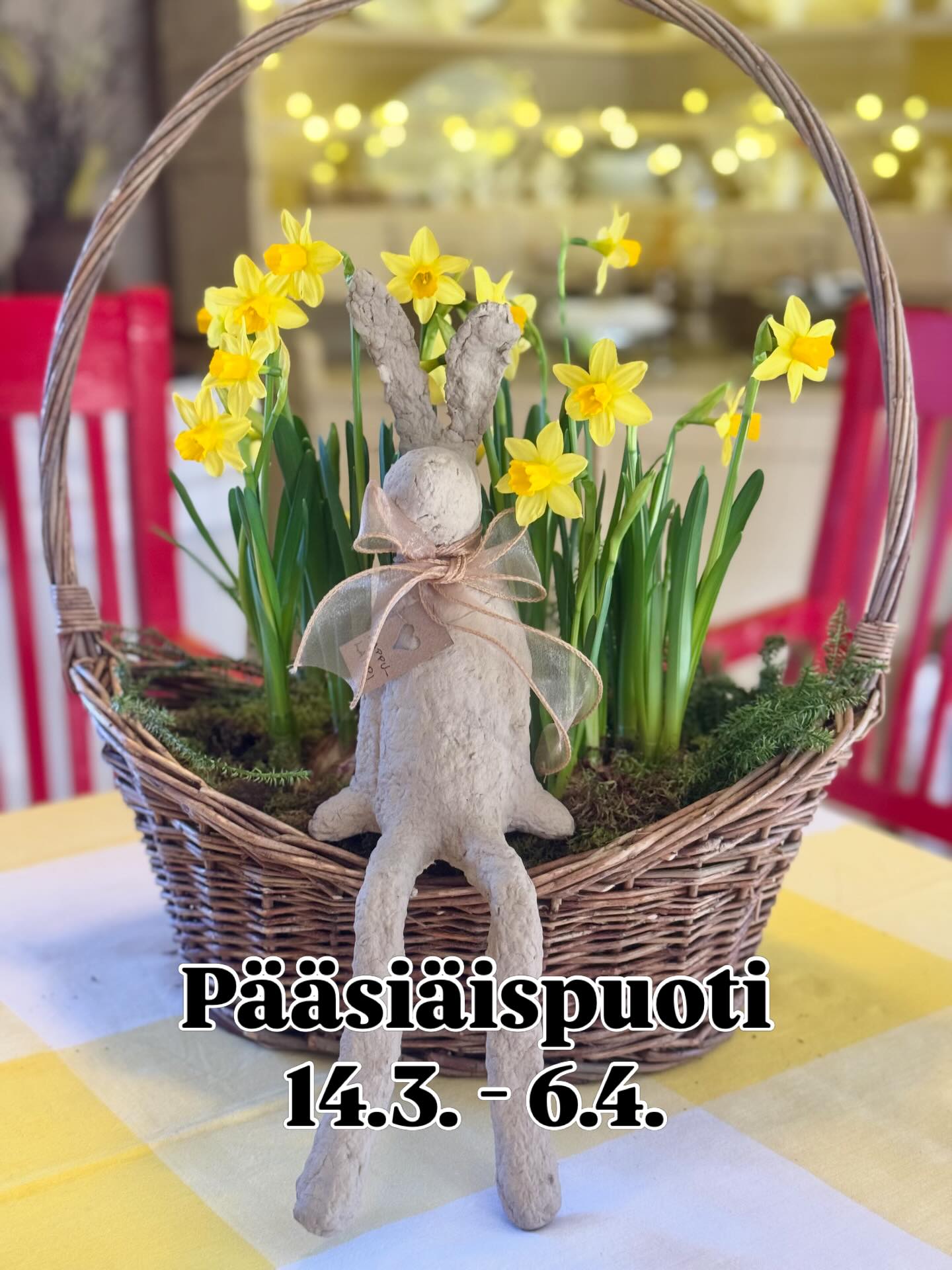 Pääsiäispuoti huokuu omien lampaiden villan pehmeyttä, risujen rouheutta ja luonnonmateriaalien yhdistelyä. Koristeita ja kransseja pääsiäiseen ja kevääseen tai vain vanhan talon tunnelmaa. Puoti on auki ma-pe 14-19 la-su 11-19.
Tervetuloa poikkeamaan Porraslammentie 397 Kuortane. Maksutavat kortti, käteinen ja mobilepay.