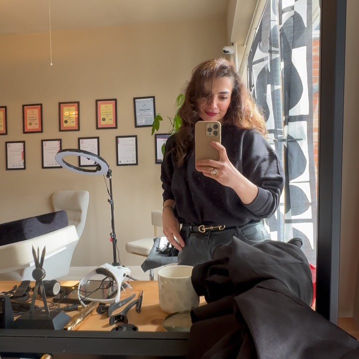 Eyeliner tattoo done today 👁️
I am not only a hairdresser…
Not only a beautician…
Not only a manager or an accountant…
I am an artist. ☺️
A painter of tones,
A creator of balance,
A lash artist,
A pigmenter…
Every detail matters to me — because details create perfection.
Look closely…
This very fine, narrow eyelash enhancement tattoo —
Soft, precise, almost invisible… yet it changes everything.
I don’t just do beauty.
I create it.
Proudly — Arezoo , Blondy & Girls 🤎🤍
#blondyandgirls #eyeliner #eyelashenhancement #frimley #sandhurst