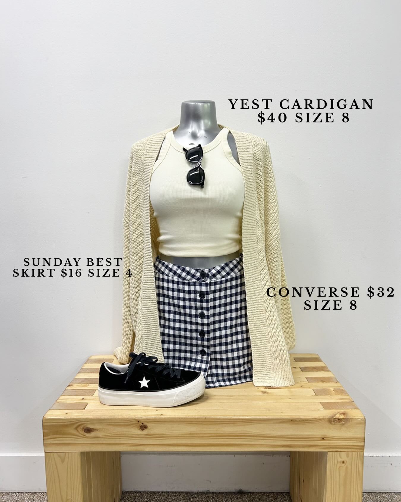 Butter yellow + navy🧈 the cutest combo!