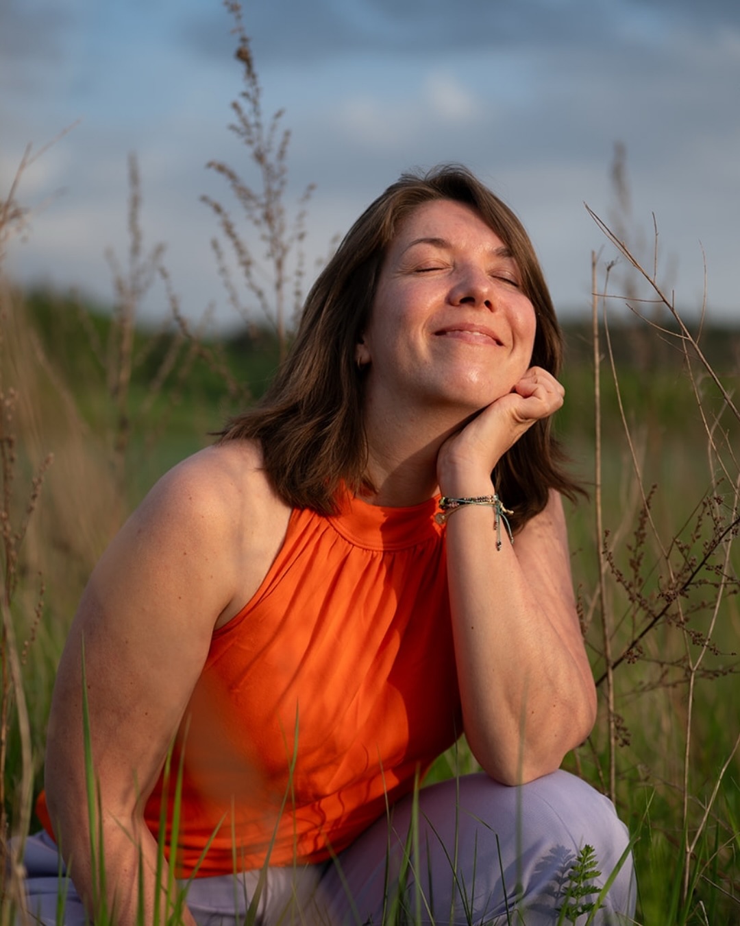Rise in Connection - Dein Day Retreat mit
Janna!🌿
Ein Tag für dich. Ein Tag für echte Verbindung. Ein Tag, um aufzutanken - im Kreis von Menschen, die wie du den Wunsch nach Tiefe, Achtsamkeit und Herzverbindung spüren.
Dieser Retreat-Tag lädt dich ein, dich bewusst zu spüren, dich zu erden und dich in einem sicheren Raum zu zeigen. Gemeinsam fließen wir durch eine kraftvolle und sanfte Yogapraxis, essen nährendes, veganes Essen und verbinden uns mit der Natur und miteinander.
Samstag, 18. April
11:30 - 18:00 Uhr
Studio Mosel
Anmeldung via Eversports!💫
#yogaintrier #dayretreat #maniyoga #riseinconnection
