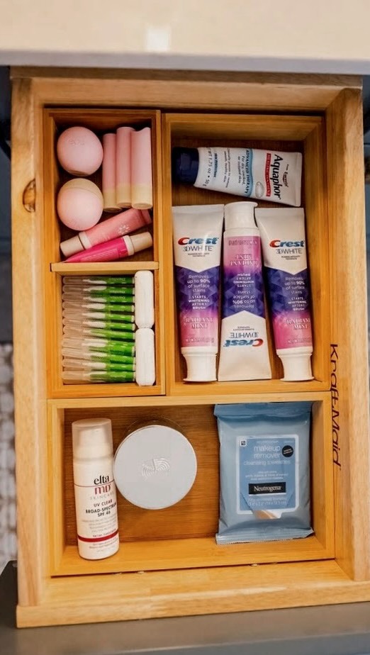 A good system makes healthy routines easier to keep.
Thoughtful storage for the supplements, essentials, and everyday wellness items you actually reach for🫧 #homeorganization #organizedhome #drawerorganization #bathroomorganizing