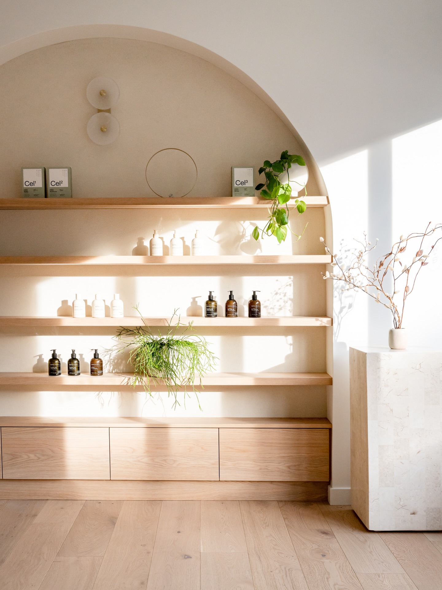 A lifestyle clinic we completed in 2023 @wellandbeing.nz
The space was previously a restaurant/bar & I remember on my first walk through, my sneakers were literally sticking to the floor…🥃
One of those spaces where you know immediately you’ve got your work cut out for you…
The approach was to strip everything back and reconfigure the layout. The brief was to create an organic, light, calm & welcoming space.
Safe to say it feels and looks a little different now. 👌🏼
#dunedininteriors #nzinteriordesign #interiordesign #commercialinteriors #beforeandafterinteriors