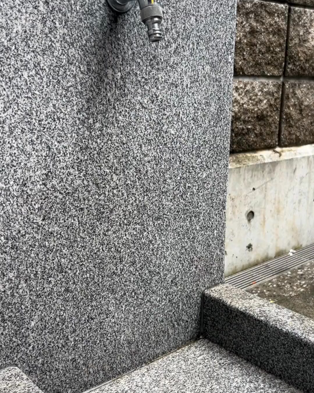 季節の移ろいと共に、皆様をお迎えする準備を。
どうぞ手ぶらで、おだやかなお参りの時間をお過ごしください。
#威徳寺 #赤坂不動尊 #赤坂 #港区 #ASMR #環境音 #静寂 #心のよりどころ