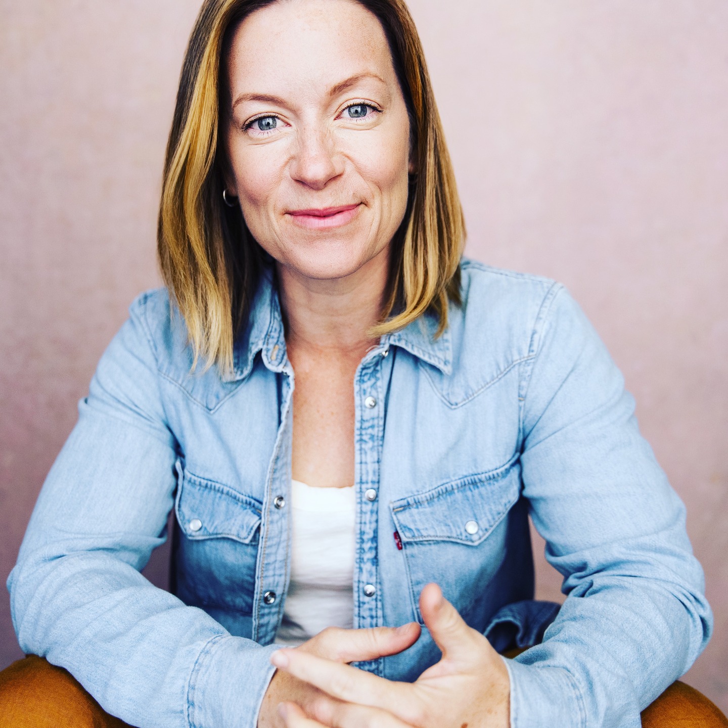 She came back to the industry after some time away — and today, she absolutely reminded us why she belongs here. 🎙️
Katie welcomed a brilliant East London voice into the studio for her 4 Track Starter Reel, and watching her grow from first take to final compilation is why I love this job. We played her back her earlier takes so she could hear the contrast, see the direction and notes elevate the reads. She trusted me, she allowed herself to play, to relax, and as a result we created her a wonderful reel where her authentic voice shines.
We crafted scripts that leaned into everything that makes her voice special:
✨ The relatability of her cockney accent
😄 Her natural playfulness on the reads
🌿 That earthy, resonant warmth that connects to the consumer in a genuine way
She nailed every single one. And we cannot wait to share her reel once it's out of post.
—
When you get a reel with us, we don't just press record.
We're with you at every stage — consultation, script delivery, rehearsal, studio performance, post production, and final sign-off.
We coach. We guide. We care.
Every moment of your journey matters to us. 🖤
🔗 Want to know more about our coaching? Link in bio.
#VoiceOver #VoiceActor #VoiceOverCoach #DemoReel #EastLondon #VoiceOverLondon #ActingCoach #BackToActing #VoiceOverLife #ReelVoicesLondon