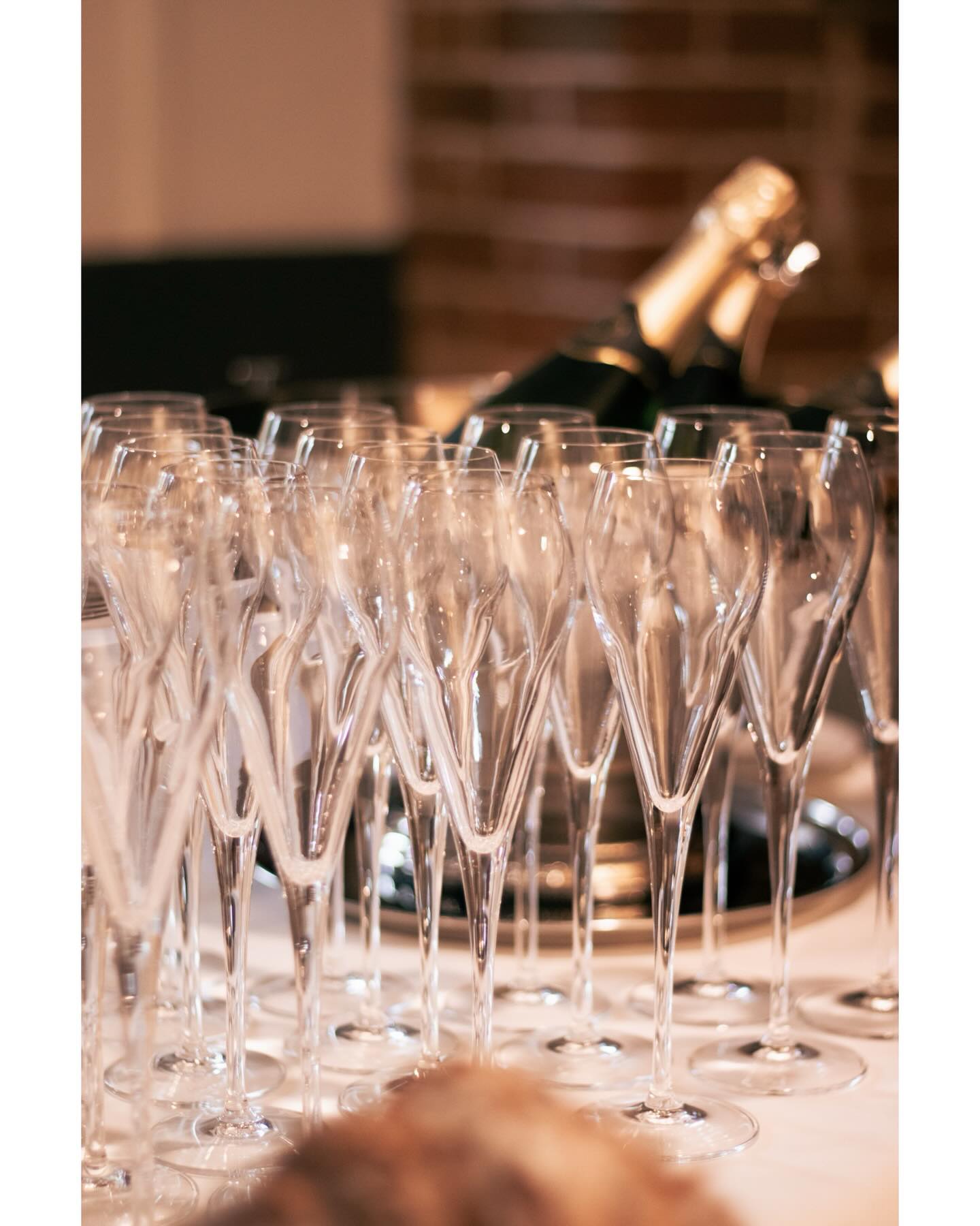 @premiermagazine_england & @surreyfrillsโs inspirational IWD gathering at @sorrel_restaurant_dorking earlier this monthโจ
.
#surrey #magazine #photography #events #women