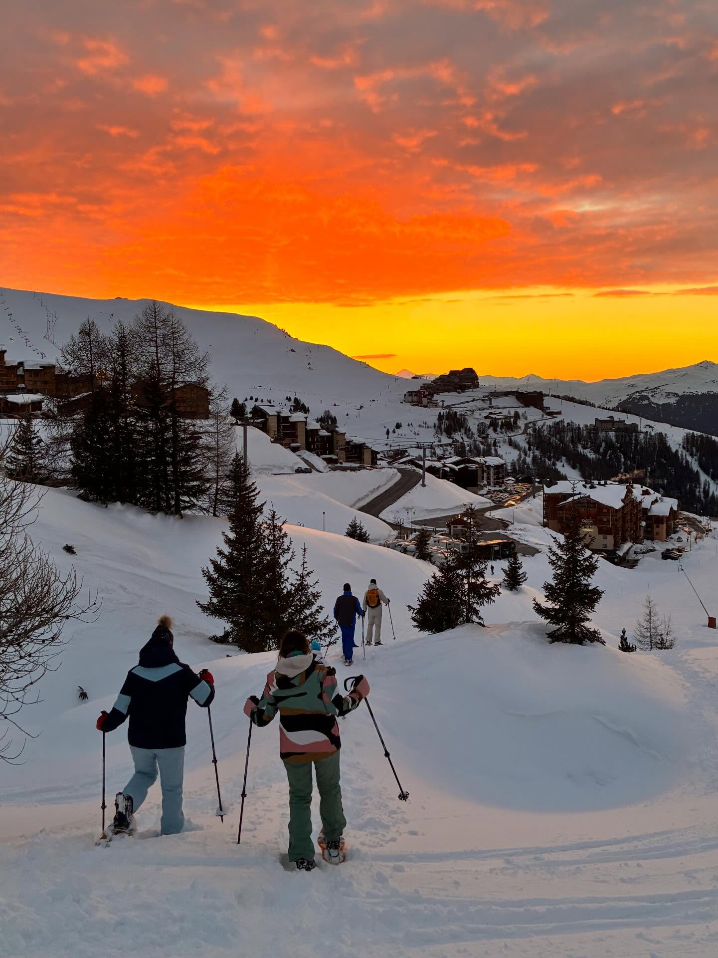 Balade Coucher de soleil @la_plagne
@matteo_benzine @lolamng11 @squeeshydino @maradeli95 @legrand_mathis @chewbk_ @trexman4 @sil_lya