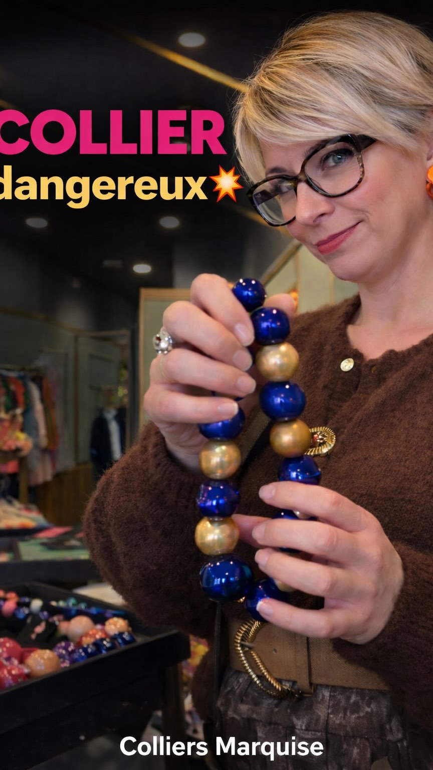 Bon… maintenant que j’ai TOUTE votre attention 😏
(on ne va pas se mentir, vous n’êtes pas là par hasard 😂)
👉 Les Colliers Marquise font leur entrée…
et comment vous dire… ils ne passent PAS inaperçus 💙✨
Des couleurs qui réveillent un look en 2 secondes
Des volumes qui habillent même un simple pull
Et surtout… ce petit effet
“waouh… il vient d’où ce collier ?!”
Bref…
👉 si ton look est un peu trop sage
👉 si ton dressing manque de pep’s
💥 j’ai EXACTEMENT ce qu’il te faut
(et non… ce n’est pas “trop” pour toi 👀)
💬 Dis-moi :
tu es plutôt collier discret…
ou collier qui fait tourner les têtes ? 😏
#collierfantaisie
#accessoiresmode
#lookdujourfemme
#styleapres40ans
#conseilstylefemme