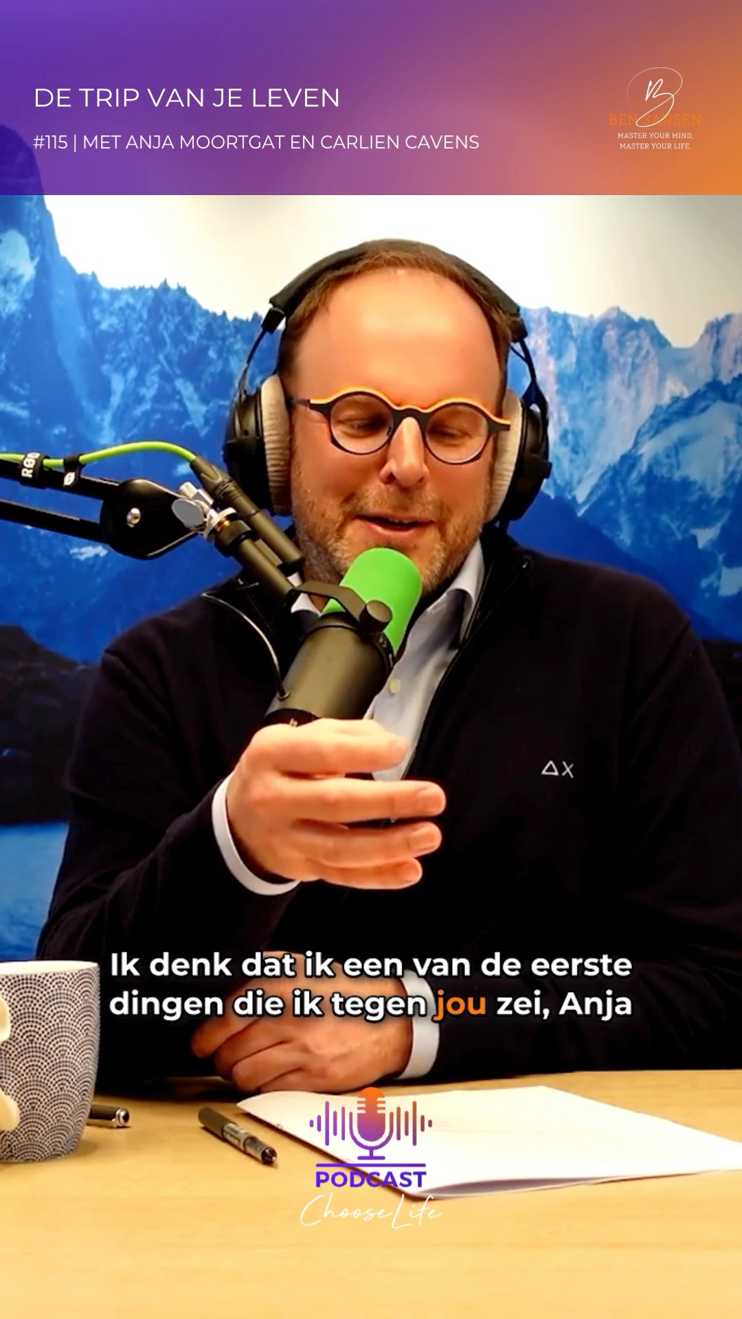 “De impact was groter dan tien jaar therapie.”
Da’s misschien een gedurfde straffe uitspraak.
Maar da’s wel hoe ik me voelde na een ongelooflijk mooie ervaring met psilocybine.
Het was een moment waarop de ruis wegviel en ik een helderheid voelde die ik nooit eerder had ervaren. En het gaf me een soort innerlijke kracht waar ik sindsdien niet meer omheen kan.
#ChooseLife #BenSansen #CarlienCavens #AnjaMoortgat #mentalegezondheidheid #podcast #psychedelica