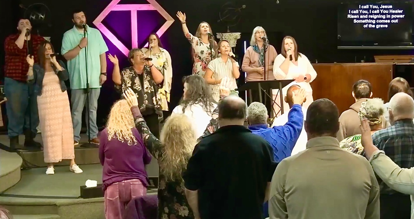 We had a beautiful Resurrection service this morning. Itโs always good to be in the house of the Lord but Easter Sunday is just extra special. ๐ฉต #HesAlive #sotchurch #resurrectionday