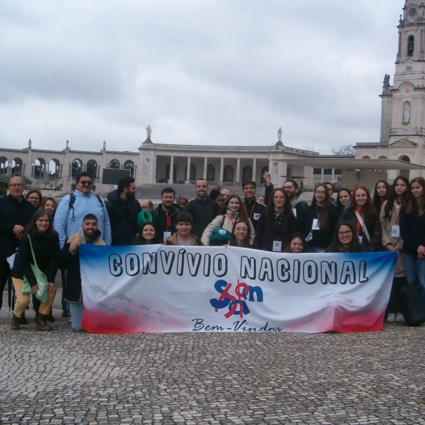 Shalom Amigos,
No passado fim de semana, 21 e 22 de Março de 2026, realizou-se em Fátima o Convívio Nacional, em cooperação com a Família Shalom a quem agradecemos imenso toda a ajuda, disponibilidade, entrega e espírito de evangelização.
Foi mais um momento de partilha, oração e aprendizagem para todos os nossos jovens, que saíram deste convívio cheios.
Abraço em Cristo ❤️💙