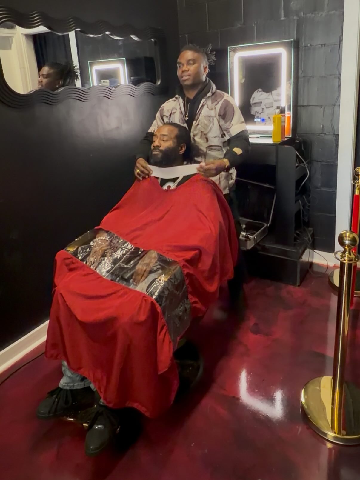 $50 Content Cuts in the Shop ‼️💪🏾💯 We jump Str8 in da chair while you other 🥷🏽s wait in Line😈 #lineup #culture #clothingstore #communityeconomics #motivation