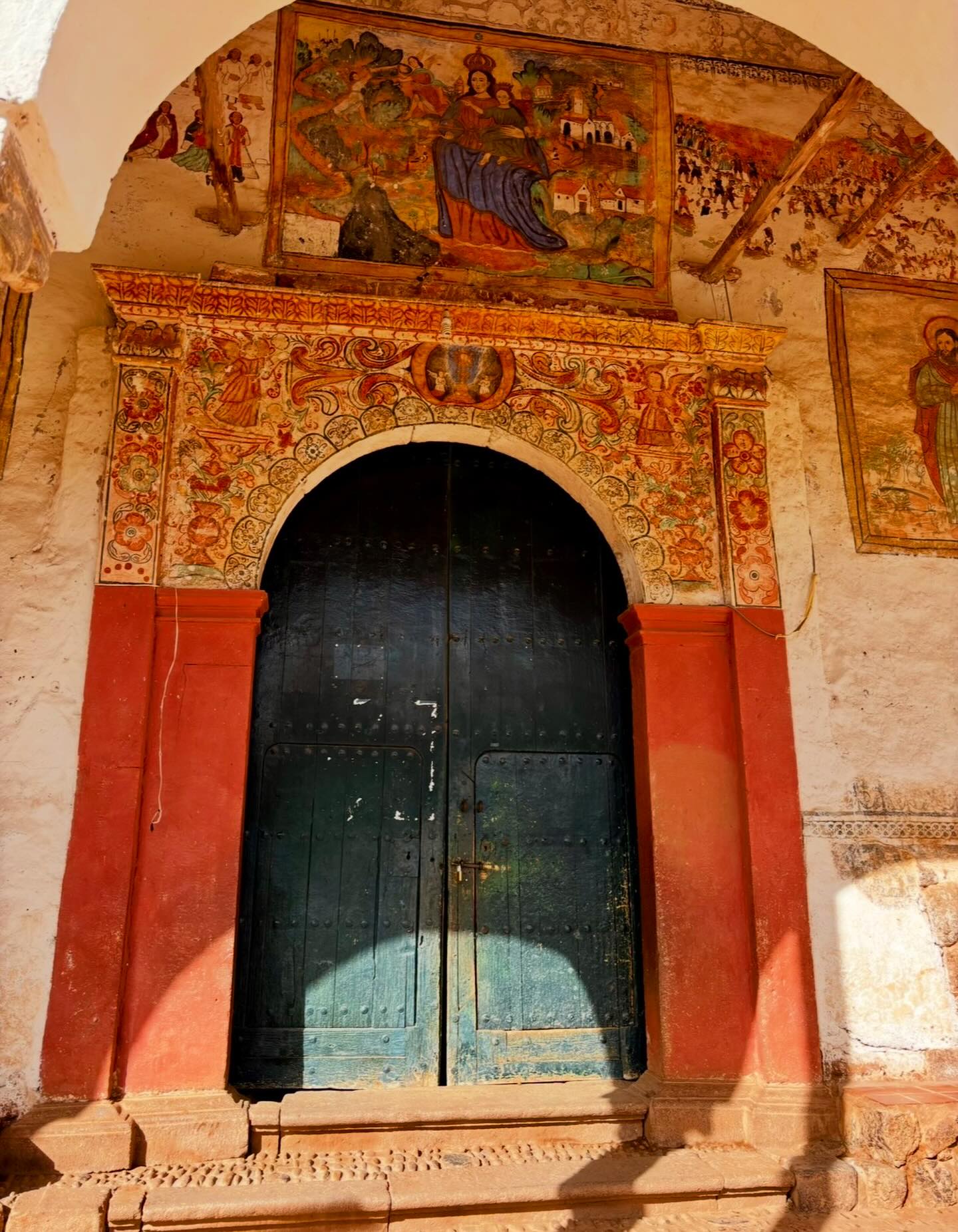 Hidden details you’d miss if you rushed through ✨⛪️
The colors, the artwork, the history… every inch tells a story
Places like this in Chinchero, Peru feel like stepping into the past 🤍
#travel #ChincheroPeru #SacredValley #CuscoPeru #PeruTravel