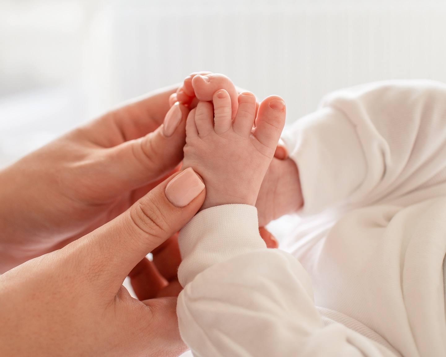 At-home newborn sessions, designed to feel calm and natural—capturing love through every tiny detail, from sleepy snuggles to the softest little toes 🤍
📸
#newbornphotoshoot #newbornphotographer #stalbansmums #hemelhempstead #stalbans Harpenden Berkhamsted Hertfordshire