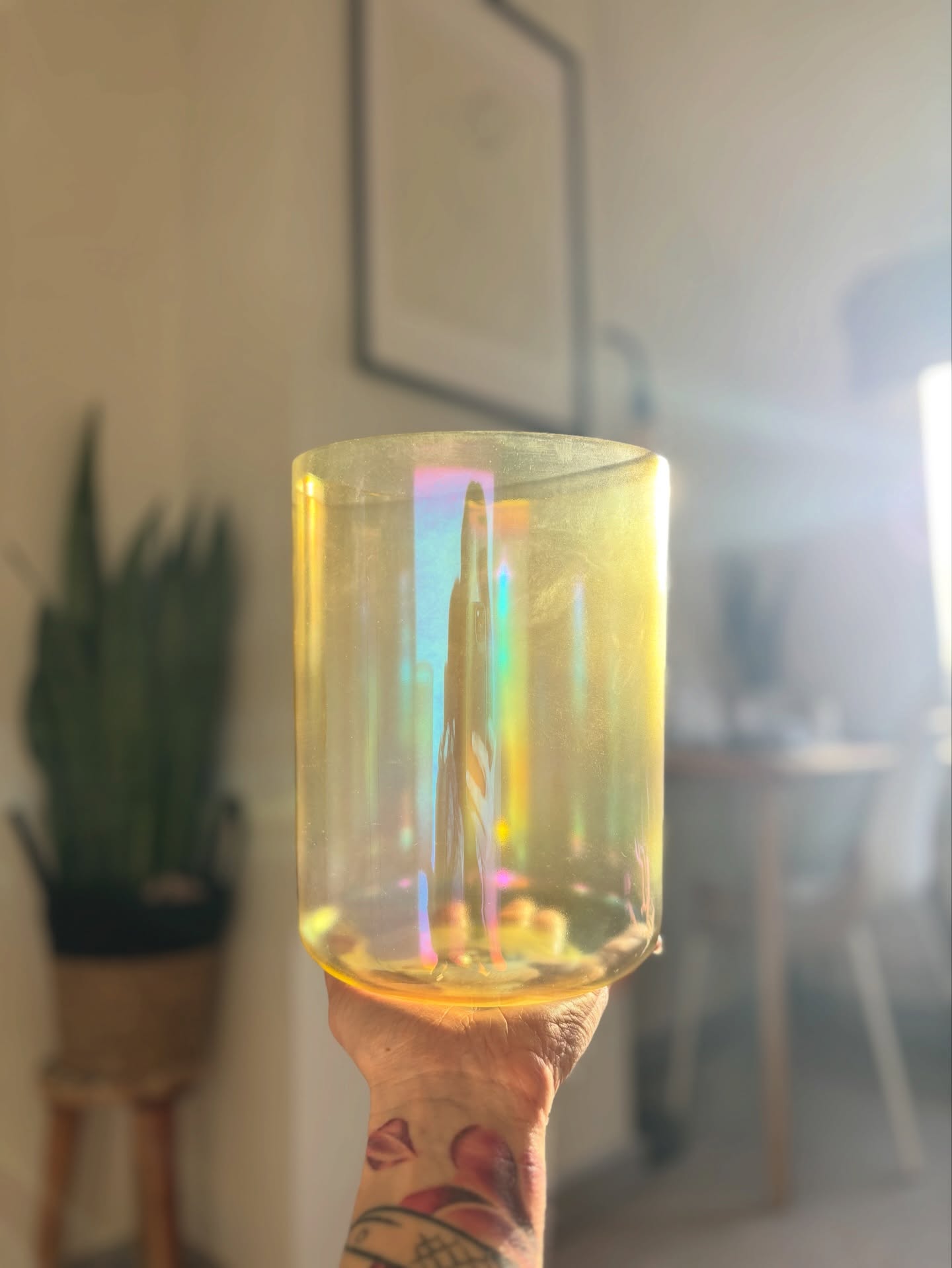 My goodness, I am in awe of my new bowls. I’m not sharing them yet as I will reveal them in this month’s workshops! Custom made from tuning to finish for yours truly, they sounds absolutely beautiful. By the end of the year I’ll be making custom sets and sharing them with you all, who wants some?! 🌊🌿✨
#alchemybowl #crystalbowl #singingbowl #soundhealing #soundbathmeditation