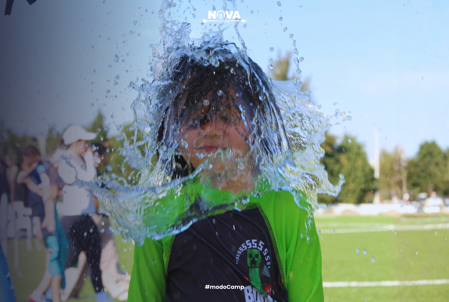 No hay mucho que pensar.
Un segundo estás seco…
y al siguiente estás empapado, riéndote
como si tuvieras 5 años otra vez. 💦
Caras, gritos, agua por todos lados
y ese momento exacto donde todo se vuelve juego.
Así pasan las mejores cosas aquí.
Esto es Nova. 🏕️🔥
#modoCamp #NovaCamp #CampLife #MomentosQueSeSienten #VeranoReal