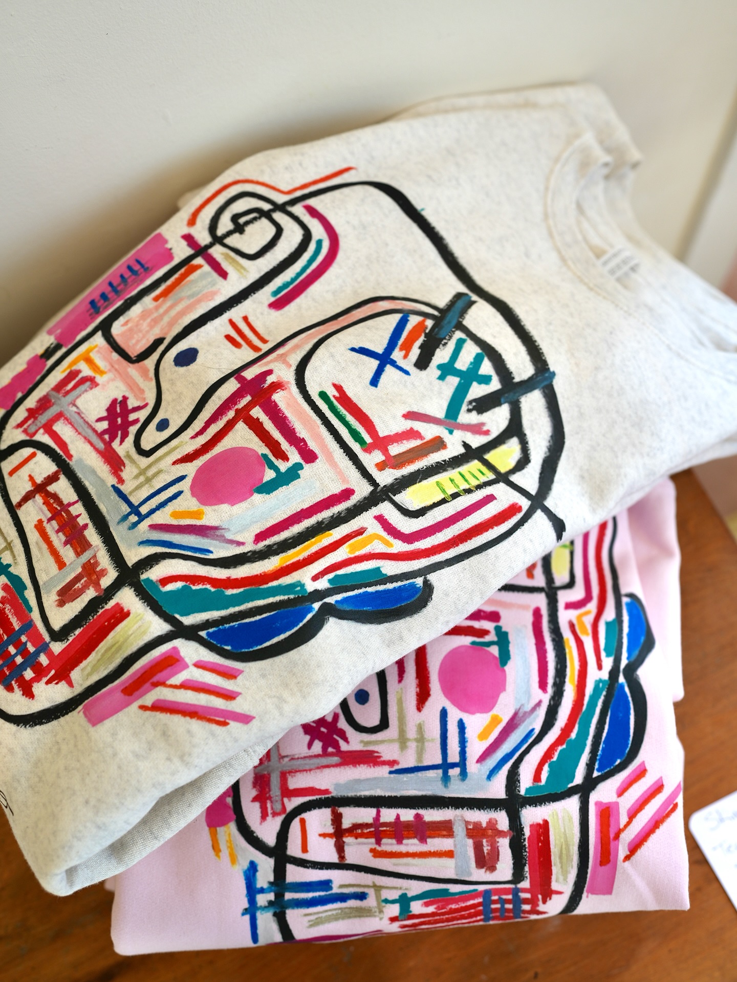 Pretty damn hard to choose what piece you want when the choices look like this. 😍
Stop by and check it out in person! OR browse even more stunning work at www.nonamegalleryphilly.com
Make sure to also stay in the loop with our weekly newsletter and monthly blog featuring exhibit updates, gallery happenings, and fresh playlists. 🔗 Link in bio
#Philadelphiaart #Phillyartgallery #Artgallery #NoNameGallery #Affordableart