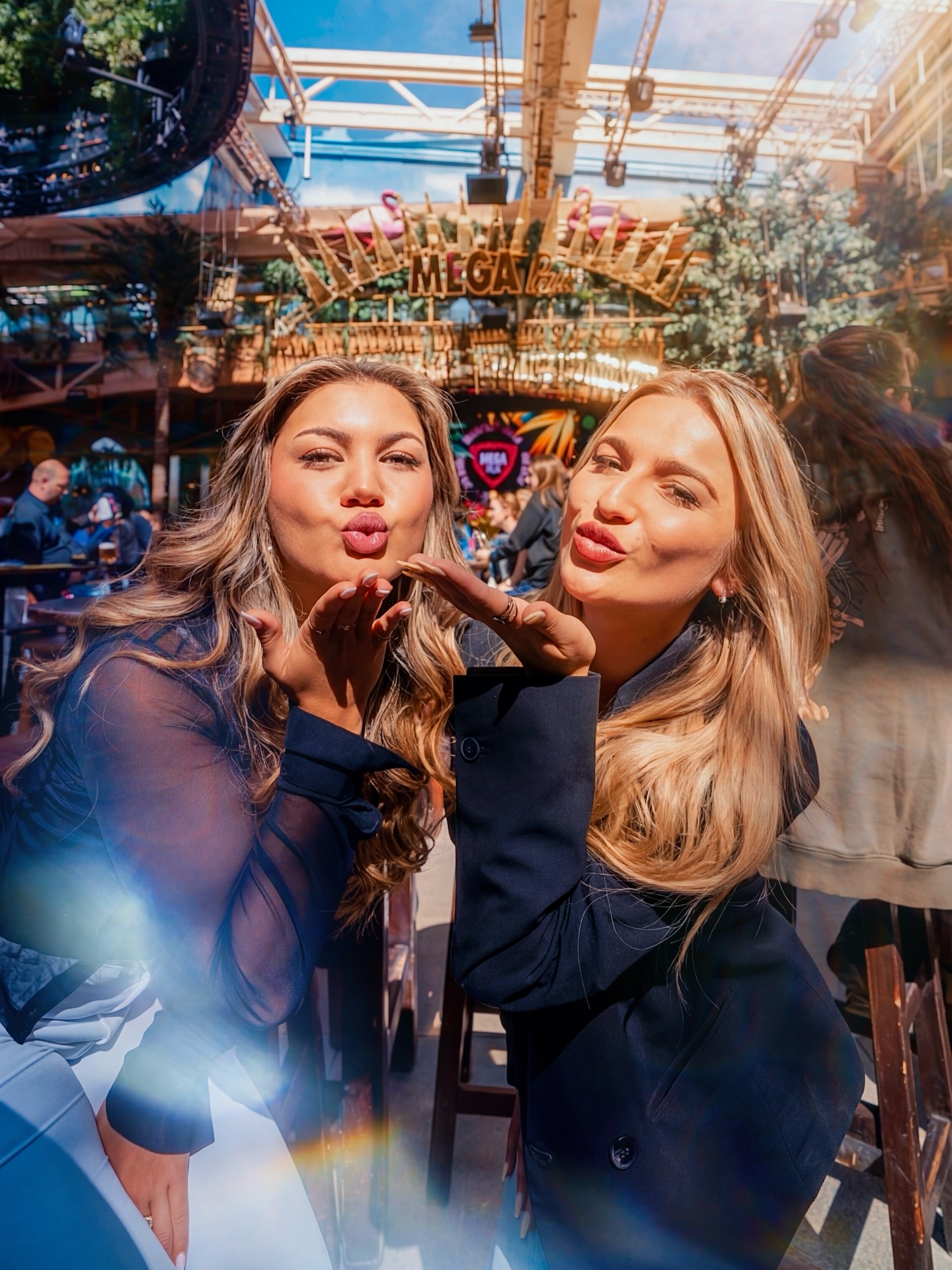 Der Vorhang ist geöffnet und wir starten gemeinsam mit euch beim Megapark Soft Opening in die neue Saison. Schon jetzt wird ordentlich gefeiert, doch beim großen Megapark Opening vom 23. bis 26. April legen wir nochmal richtig nach und eskalieren zusammen mit euch, den United Party People. Wir freuen uns auf alles, was kommt, auf unvergessliche Momente und lange durchtanzte Partynächte 🥳
____
#megapark #opening #ifeelmega #unitedpartypeople