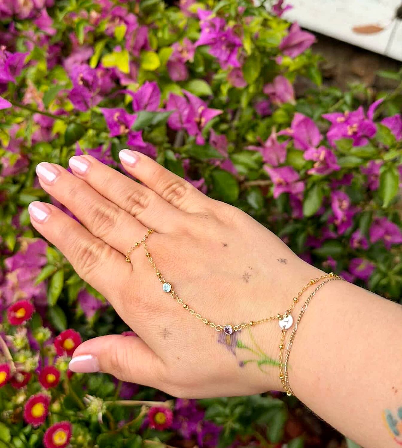 A recently engaged and now bride-to-be (twins!!👯♀️) created the most memorable hand chain this past weekend with me. The initial letter “T” for her fiance’ at the base/bracelet, and both of their birthstones February💜 and March🩵
.
.
#permanentjewelrybayarea #permanentjewelrysanfrancisco #permanentjewelrysonoma #permanentjewelrynapa #permanentjewelrysouthbay