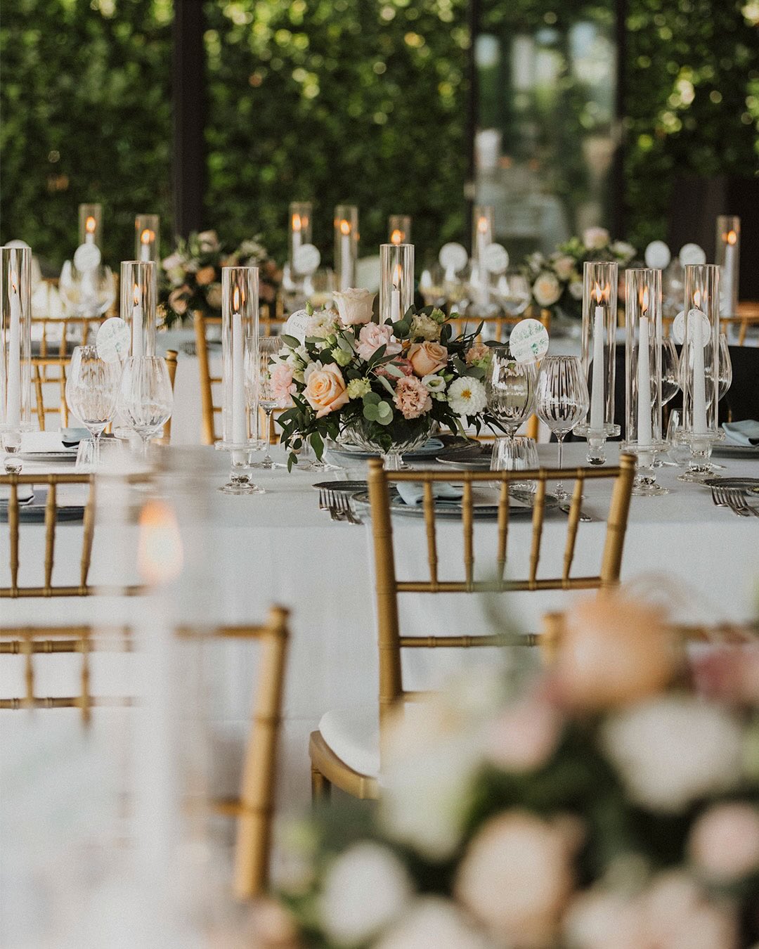 Quando la location si presta così bene, è impossibile non immortalare dettagli quasi fiabeschi.
Il Lago di Como rimane sempre un posto meraviglioso dove sposarsi. 💍
-
#wedding #weddingphotography #love #matrimonio #comolake