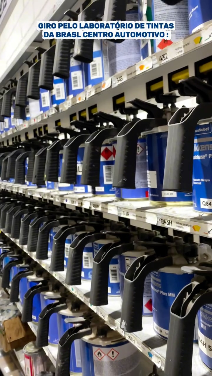 Você sabia que a cor perfeita nasce dentro do nosso próprio laboratório? 🧪🚗
O Geovany mostra hoje os bastidores da nossa produção de tintas. Aqui, temos controle total desde a pesagem dos pigmentos até o teste final nas placas de mostruário.
Com medidores de alta precisão e um organizador de pigmentos profissional, garantimos a colorimetria exata do seu veículo, seja para um retoque ou uma pintura completa. Ter o laboratório dentro de casa significa agilidade e, acima de tudo, a certeza de que a cor nova será idêntica à original.
📍 Unidade Caratinga:
📞 (33) 3321-5723
🏠 Rua Doutor Fernando da Silva Araujo, 311-B - B. Rodoviários
📍 Unidade Manhuaçu:
📞 (33) 9 8824-0009
🏠 Rua Padre Afonso Hansh, 35 - Loja 4 - B. Ponte da Aldeia
✨ Seu carro merece essa precisão. Entre em contato com a Brasil Centro Automotivo e peça seu orçamento!