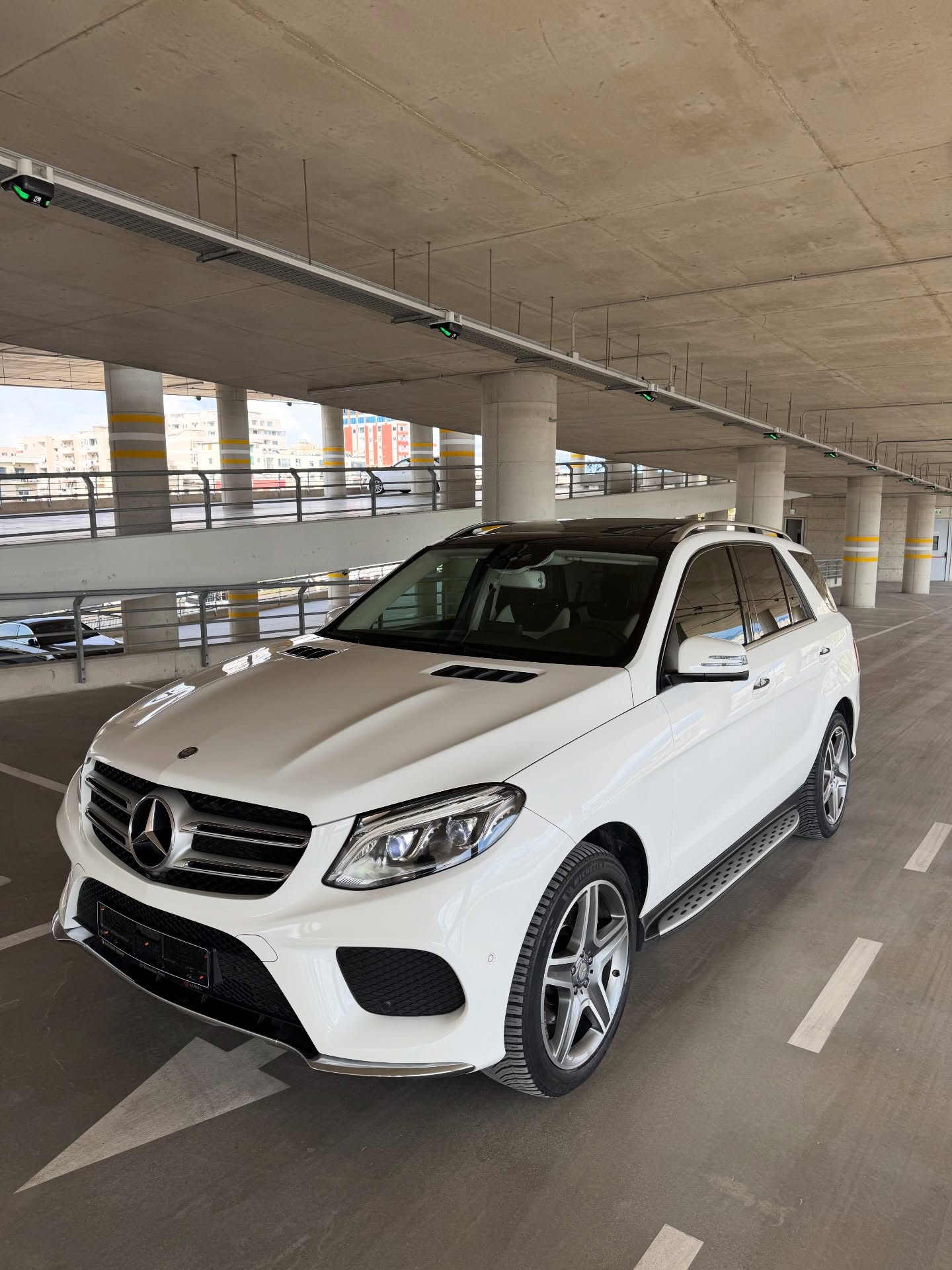 2016 Mercedes-Benz GLE 350d 4MATIC
3.0L V6 265 HP
Odometer: 171,000km
Fuel: Diesel
Kontakto per me shume info:
+355692233416 / +355693012101
#alphaworldwidealbania
.
.
.
.
#mercedes #amg #amggt #mercedesbenz