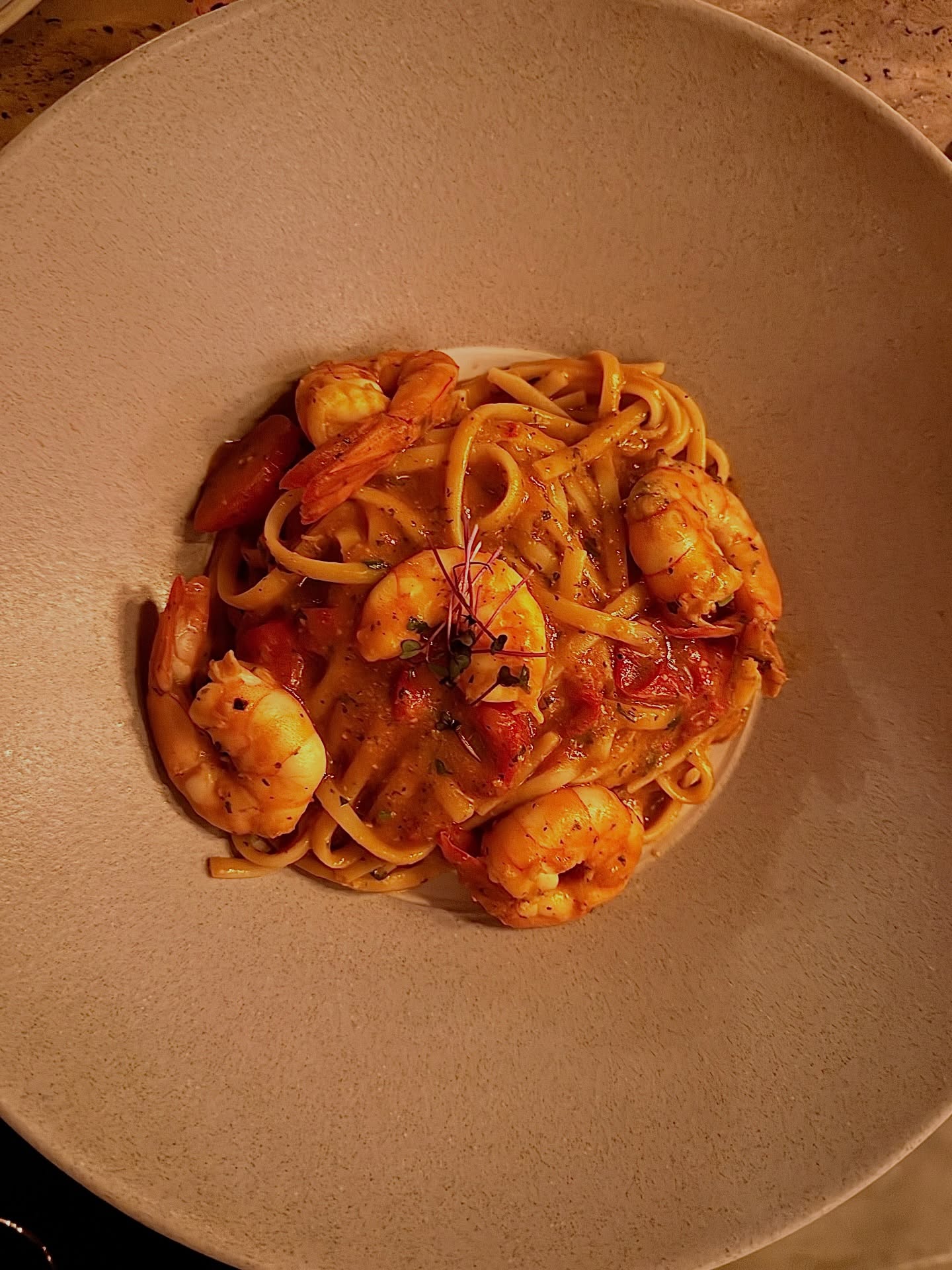 Nouveauté à la carte, découvrez nos délicieuses Linguine aux Gambas Flambées au Whisky 🦐❤️
#restaurantmarrakech #marrakech #diner #pasta #marrakesh