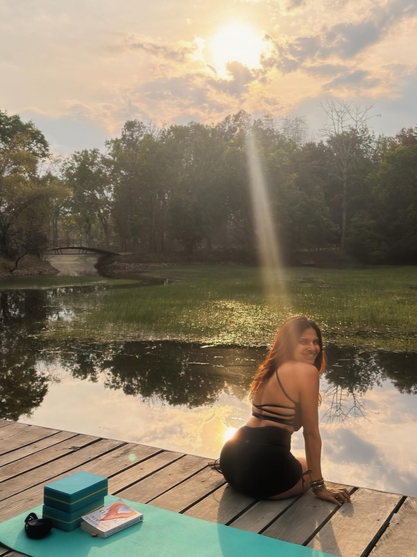 You can’t break a woman who learns to find beauty in everything.
Even in the rough days. The uncertain ones.
The ones that don’t go as planned. The ones that made me cry.
Somewhere along the way, i began to feel grateful.
not because everything was perfect,
but because I’ve learned to meet it all with grace and with a softer, steadier heart. Knowing it has made me the woman that I am today. Someone I am proud of. 💕
If this resonates with you , let me know in the comments. So I can feel my community around me
#strongwomen #yogalessons #mindfulmoments #yogalife #innerstrength