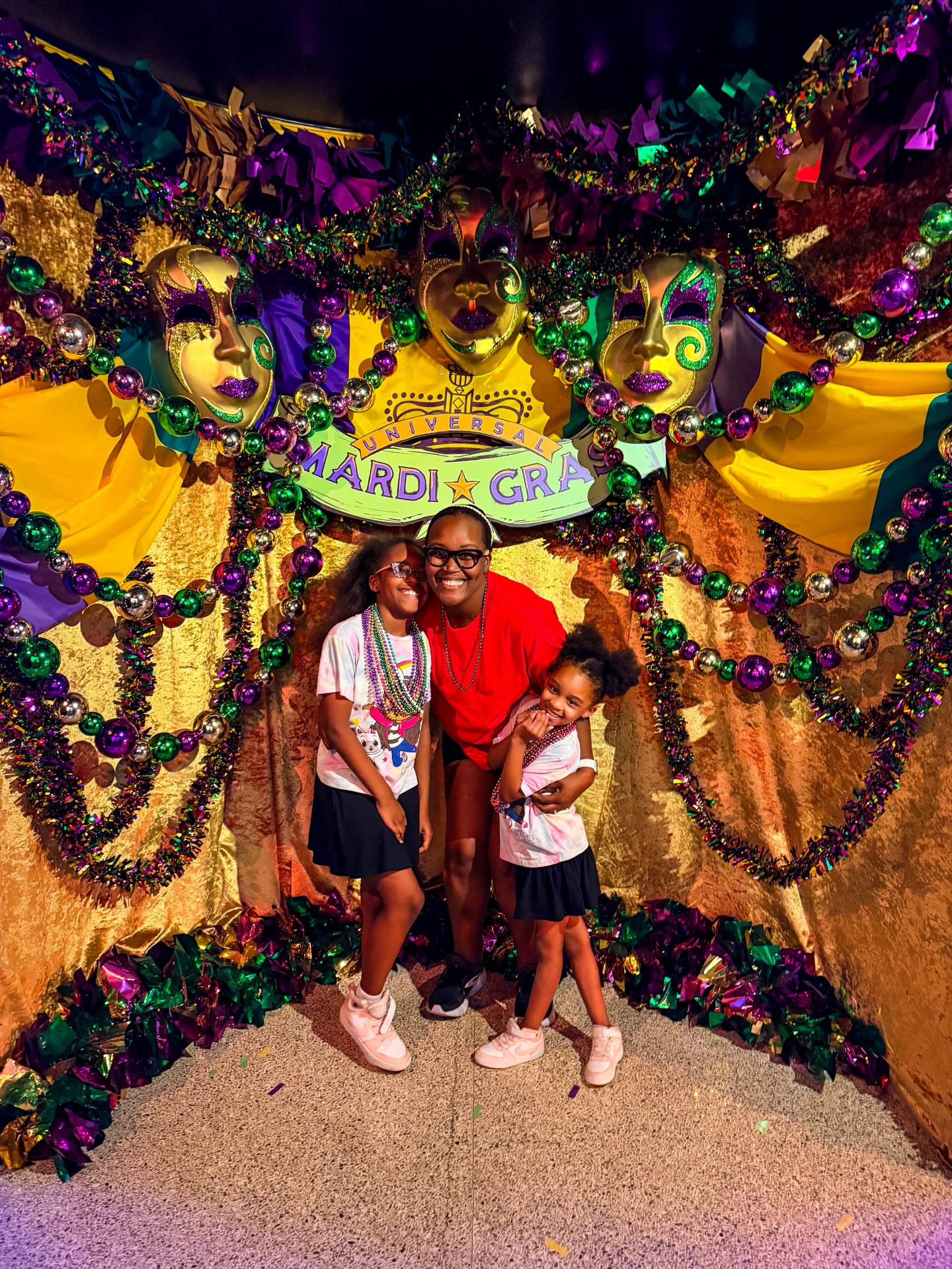 Universal’s Mardi Gras is wrapping up April 4th… and let’s just say the kids loved it 💜💛💚
Two visits, countless beads, and kids who are now professional bead catchers thanks to @magicallynerdly 🤣
And me? Still thinking about that salmon like it’s a main character in my life 😮💨
Are you team beads, team food, or just there for the vibes?!
Universal Orlando Resort | Mardi Gras | Orlando Family
#UniversalOrlandoResort #MardiGrasFun #ThemeParkDays #orlandofamily #visitorlando