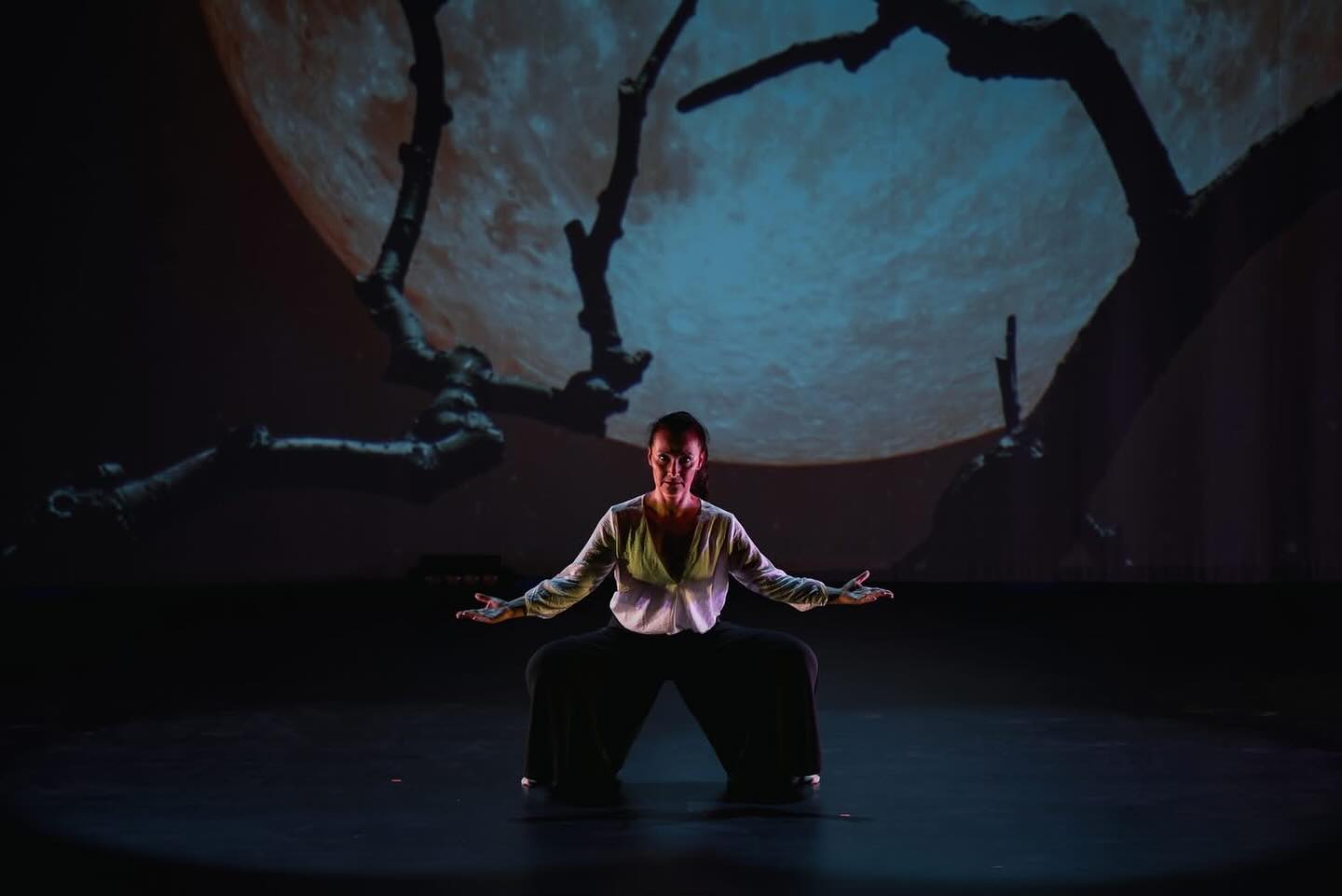 Zakaj jaz v @kcskocjan
Kako je bilo? Preberite si na nasi spletni strani: https://www.katjadancecompany.com/post/zakaj-jaz-in-zakaj-v-%C5%A1kocjanu
foto: @klemen.bec @billboard_2.0_agency