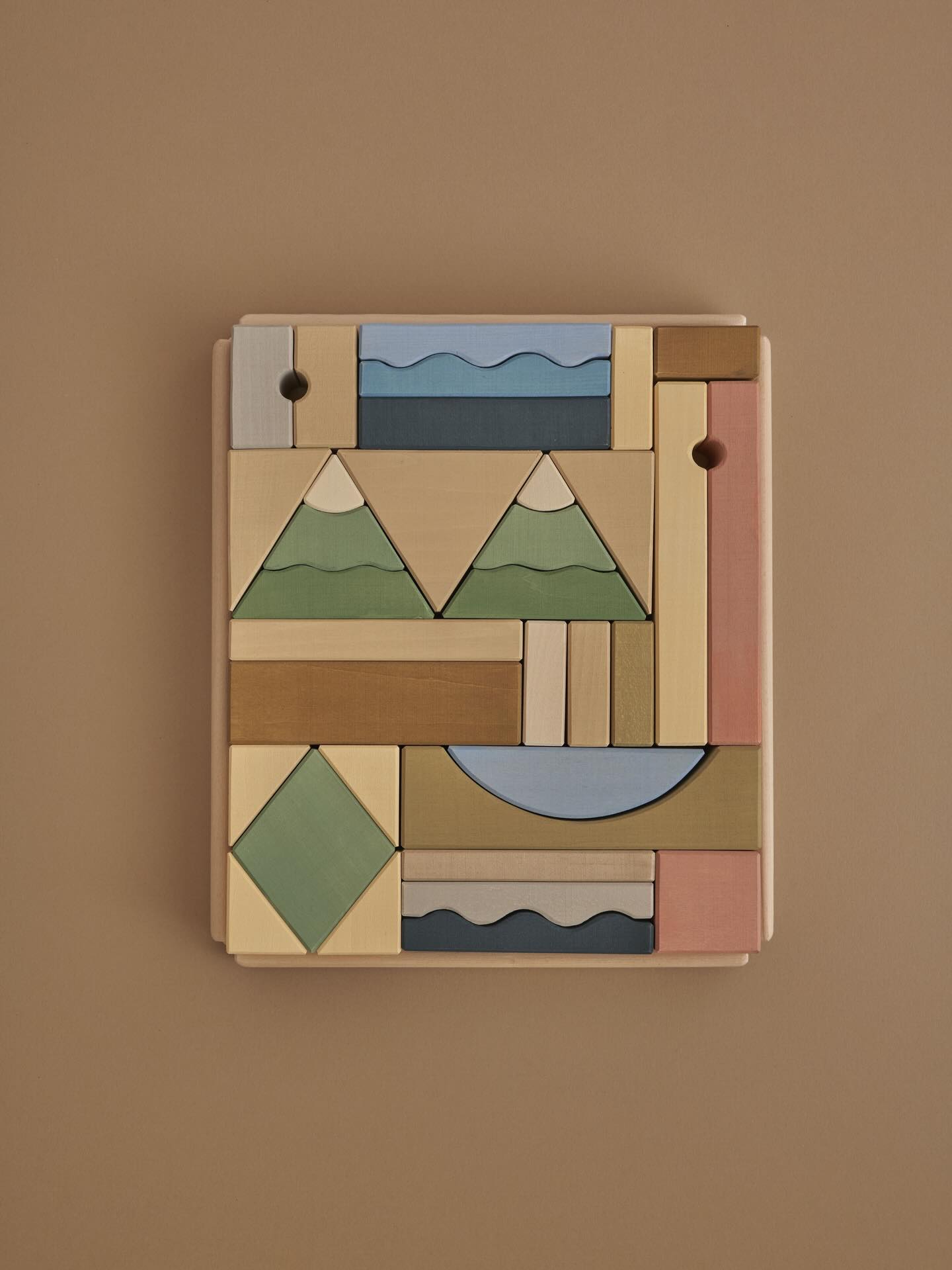 Today is Earth Day 🌍
It reminds us that the most beautiful toys are already around us : the texture of wood, the warmth of sunlight, the harmonious rhythm of seasons 🍃
At Día Feliz, we choose only natural materials and create toys meant to be loved for years ✨
Today, we’ve also gathered a small Earth Day collection on our website —
toys inspired by this beautiful world, now with a special offer 🌱
May your day be slow, mindful, and filled with nature 🪶
Happy Earth Day 🌎
Warmly,
Irina 🎈
#diafeliz_shop #diafeliz_woodentoys #toysasart #diafeliz_kids