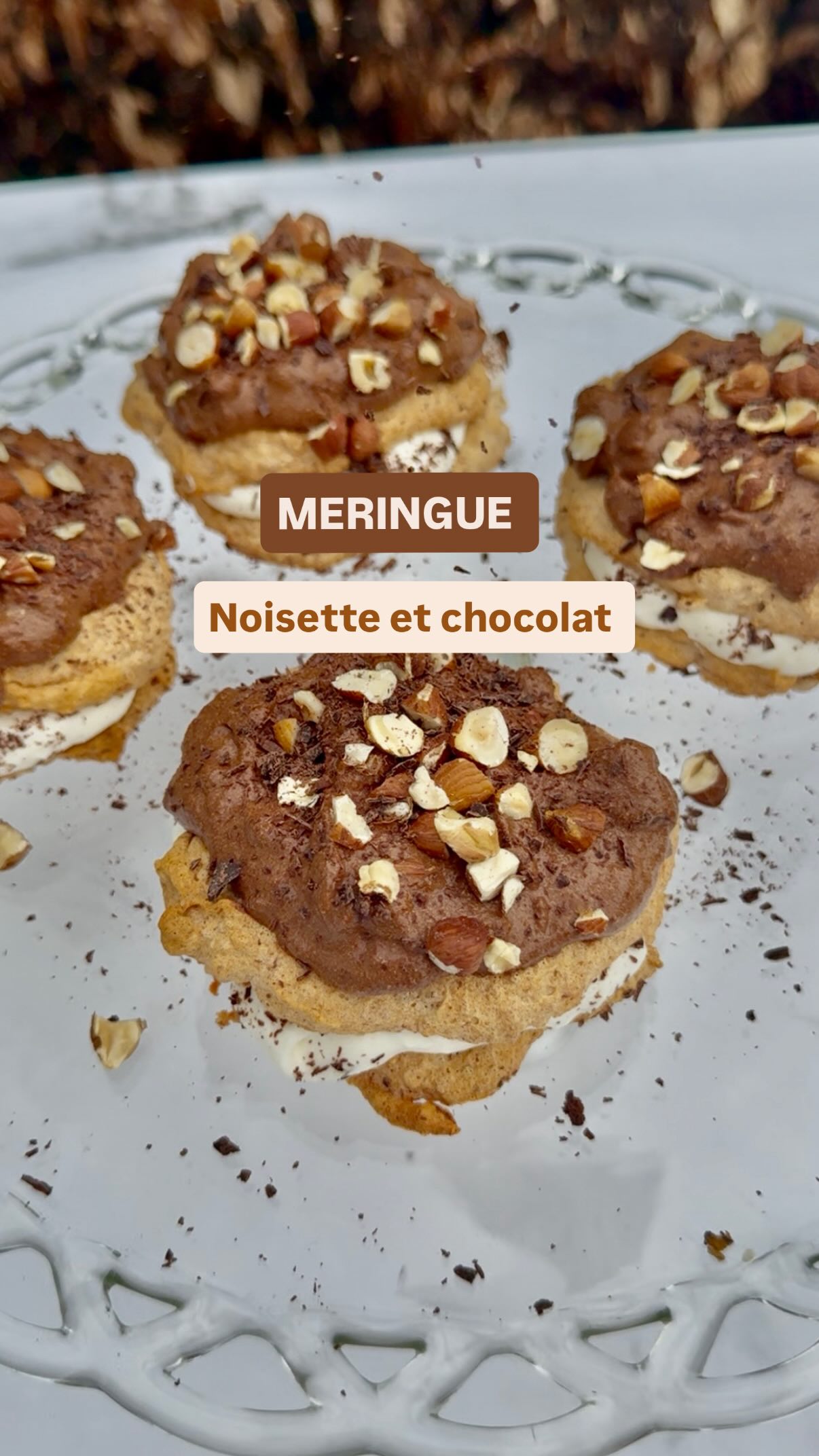 Meringue noisette et chocolat.
Dessert délicieux et IG bas🐣🐣🐣
Pour 4 personnes:
Ingrédients meringue:
🐣 3 blancs d’œuf
🐣100g de sucrant - ici Alulose
🐣1/2 cac de vinaigre blanc
🐣1/2 cac de vanille
🐣100g de poudre de noisette
Mode d’emploi:
🐣 battre les blancs jusque très ferme
🐣 en battant, ajouter vinaigre et vanille
🐣ajouter sucrant et continuer à battre
🐣incorporer poudre de noisettes
🐣préparer 8 ronds sur du papier sulfurisé
🐣cuire au four 15 minutes à 150 degrés et 5 minutes à 100 degrés
🐣laisser refroidir
Ingrédients mousse au chocolat
🌷2 blancs d’œuf
🌷2 jaunes d’œufs
🌷une noisette de beurre
🌷50g de chocolat 85%
🌷20 g de sucrant- ici allulose
Mode d’emploi:
🌷fondre à feu doux chocolat et beurre
🌷hors du feu ajouter les jaunes et mélanger
🌷battre les blancs et les incorporer au chocolat
🌷mettre au frigo 1h
Garniture:
🐇Battre 100ml de crème fraîche et ajouter sur 4 meringues
🐇saupoudrer de copeaux de chocolat
🐇couvrir avec une meringue
🐇ajouter la mousse au chocolat
🐇saupoudrer de noisettes concassées et chocolat
Joyeuses Pâques 🐣🐣🐣
#recettehealthy #dessert #igbas #pâques #cuisiner