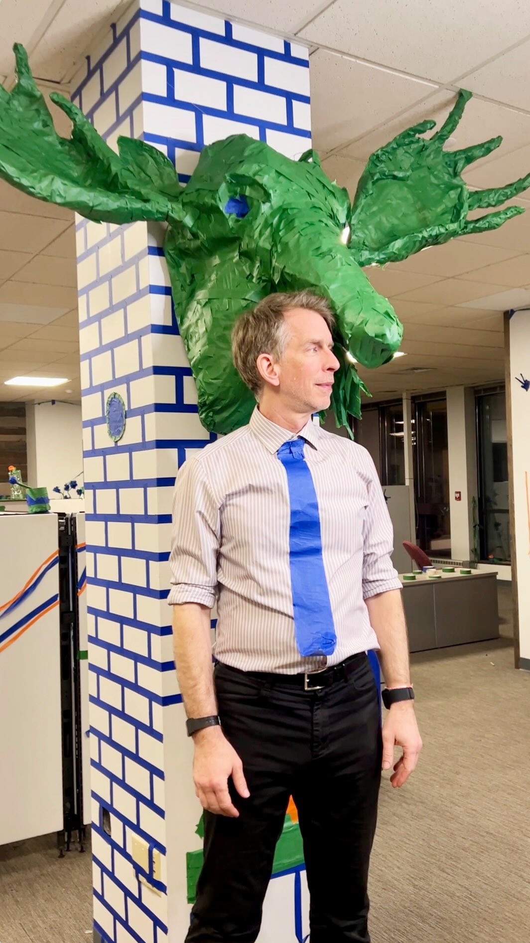 “Local Man Ryan” went above and beyond with this fireplace and moose head. After making a delightful fireplace drawing he went home and later returned with chicken wire bent in the shape of a life-sized bull moose head. We covered it in tape and hung it up. Just one of the awesome spontaneous community collaborations that have materialized at the Tape Art Mega Corp installation this week.
#tapeart #bullmoose #moosehead #taxidermy #ryan