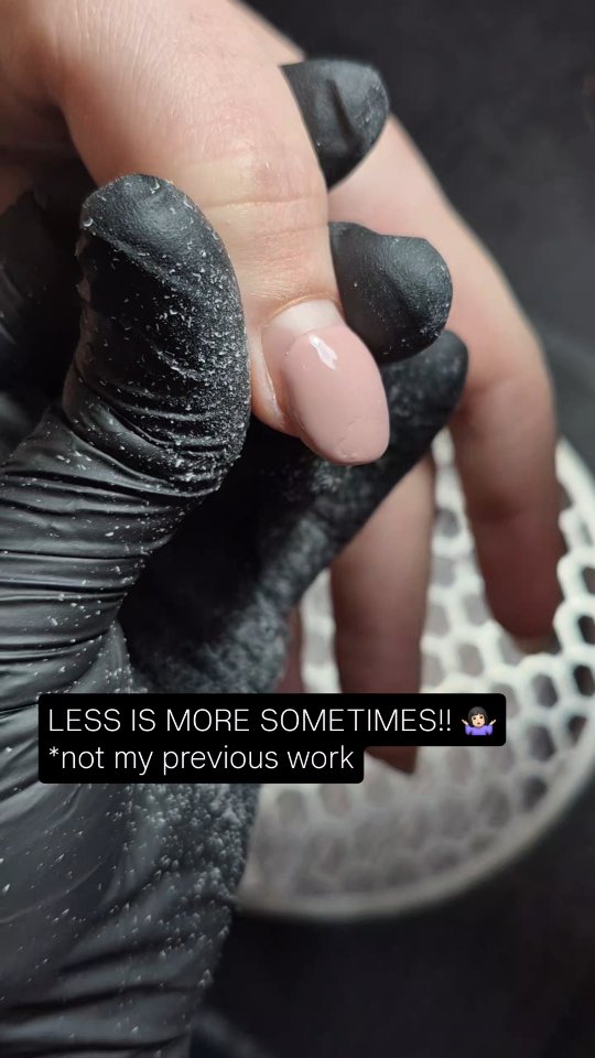 * not my previous work
Applying BIAB too thick can cause improper curing, leaving the inner layers soft/uncured, which weakens the structure and can even lead to chemical burn.
It may also increase the risk of lifting, cracking or peeling as the product can't bond evenly to the natural nail.
Thick layers can create excess heat during curing. Making the process uncomfortable or even painful. Add this to already thinning nails, you run the risk of thermal burn.
Less is more in this case.
#nails #nailcourses #naileducation #nailschool #biab