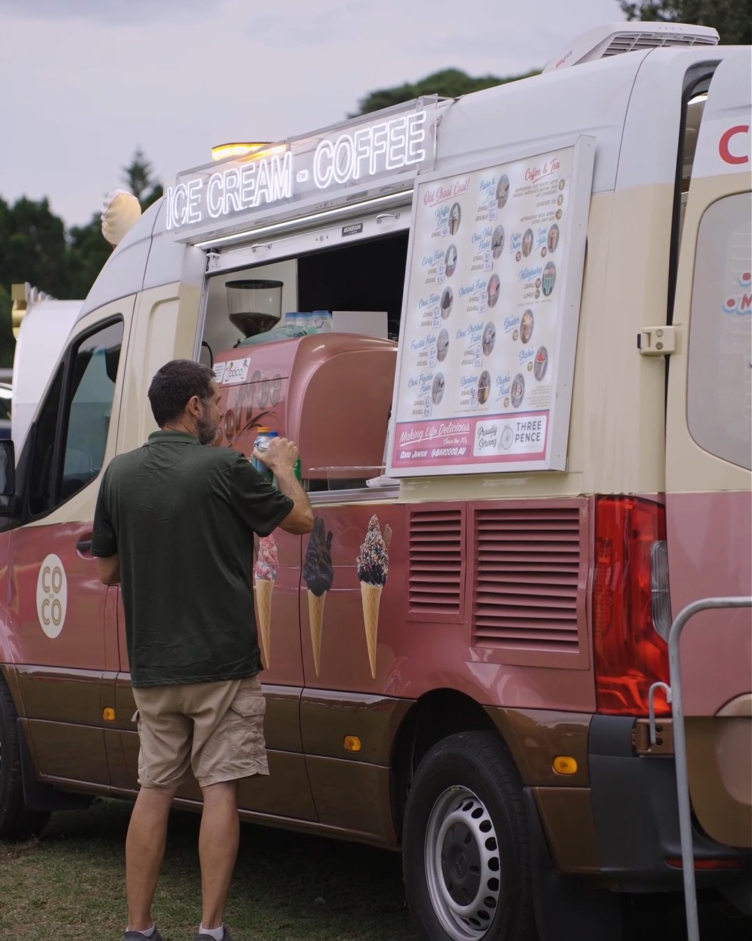 High foot traffic. 👣
Smooth service. ⚡
At busy events, the experience can’t slow down. 🎉
Clean setup. ✨
Fast movement. 🏃♂️
Consistent quality. 🍩🍨
Follow us to stay updated on where Bar Coco will be appearing next. 📍🚚
Planning an event, celebration, or brand activation? 🏢🎪
DM us to learn how Bar Coco supports events. 📩
#BarCoco
#SydneyEvents
#EventCatering
#CorporateEventsSydney
#BrandActivations