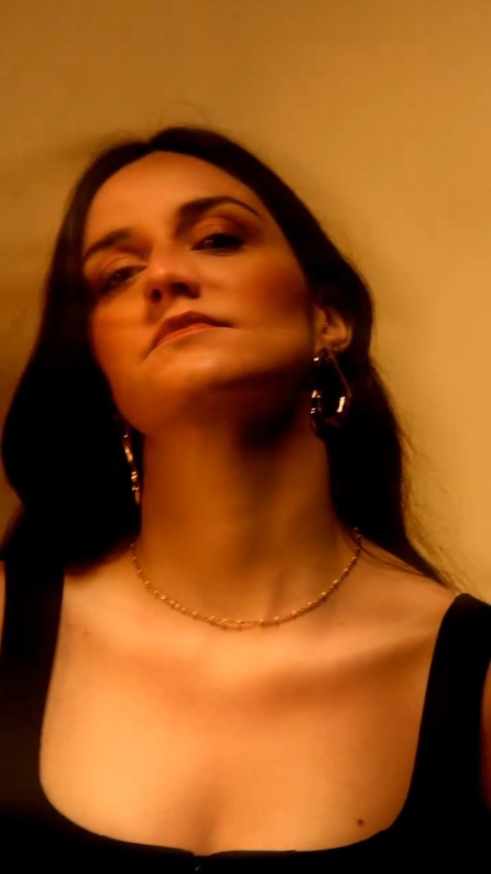 Echo 💃🏻
C'est le dernier titre de mon EP 🙌🏻 c'est le plus dansant et le plus introspectif. Je vous en dis plus dans ma prochaine vidéo sur mes inspirations !
Composition : @da_prods
Visualizer : @lemojohann / @lestudiocanopy