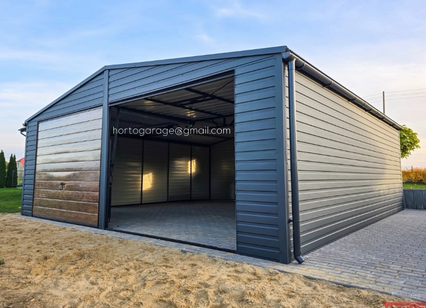 Wir präsentieren unsere Garage.
Eine moderne Garage mit Satteldach, gefertigt aus Blechpaneelen. In Anthrazit gehalten, fügt sie sich gut in die moderne Bebauung ein.
📏Abmessungen
📐• Breite: 7 m
📐• Länge: 9 m
📐• Höhe am First: 3,5 m
🚪🔩Konstruktion:
• Stahlskelett (verzinkte geschlossene Profile)
• Verkleidung aus Trapezblech
• Satteldach mit Blechdeckung
• Regenrinnensystem
• zwei große Tore
✅Vorteile:
Langlebigkeit, Witterungsbeständigkeit, viel Platz.
🚗🧰🎿Nutzung:
Garage, Werkstatt oder Lager.
💻📲👨💻 eine ähnliche Garage oder andere Details wünschen, mailen Sie hortogarage@gmail.com, gehen Sie auf den Link in der Bio oder rufen Sie an
📞 +49 177 4242452
📞 +49 152 246 74 361