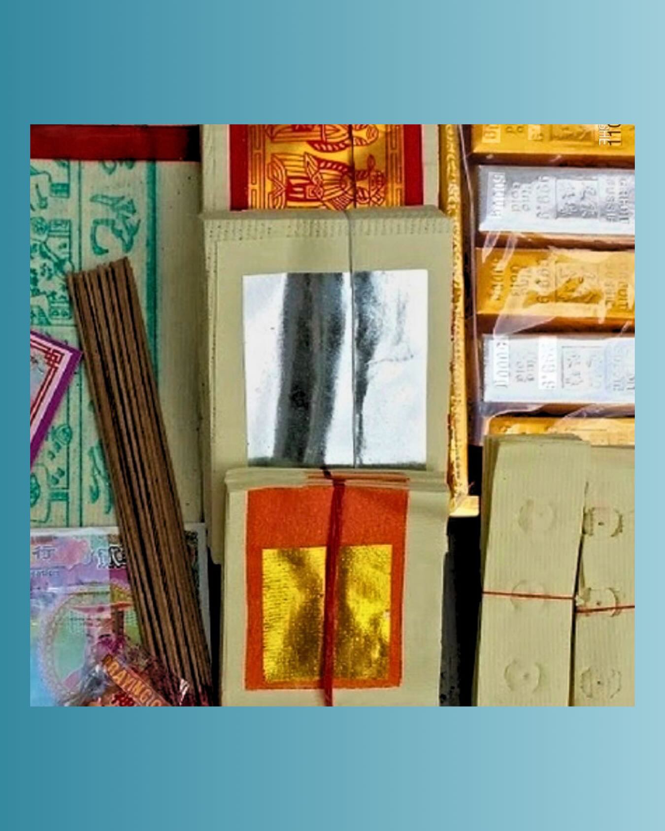 A centuries-old tradition, celebrated in Chinese culture, burning joss paper (or “ghost money”) honors loved ones beyond this life.
At @3s_universe we’ve designed a tasteful carryall—an accessory even the beyond might enjoy.
We turn leftovers couture fabric and home textiles into exclusive, unexpected carryalls that elevate your everyday style.
#boundless #genderless #seasonless