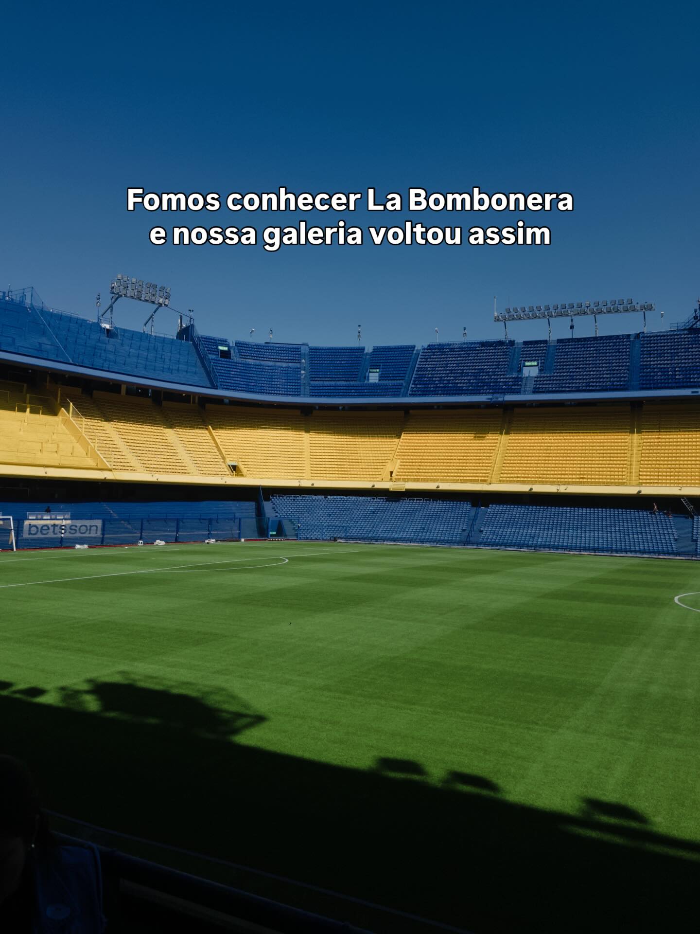 Uma tarde na mística casa do @bocajrs 💛💙
#bocajuniors #argentina #tour #stadium