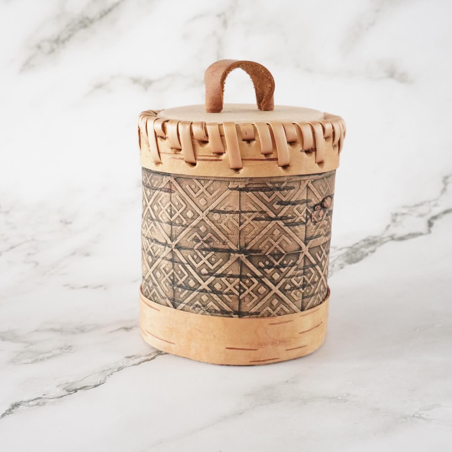 久しぶりにリトアニアから商品が届きました。
今回はオーナメント系が多くなってます。
その他にも多数の品物を取り揃えておりますので、是非ショップの方もご覧ください。
#リトアニア #北欧雑貨 #バルト三国