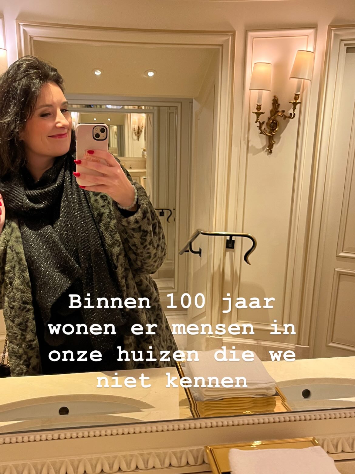 Dus als je voelt dat je iets wil: doe het.
Wees welkom bij mij voor onder andere:
→ workshops
→ retreat (7e editie)
→ kunst op maat
Link in bio🥰😘