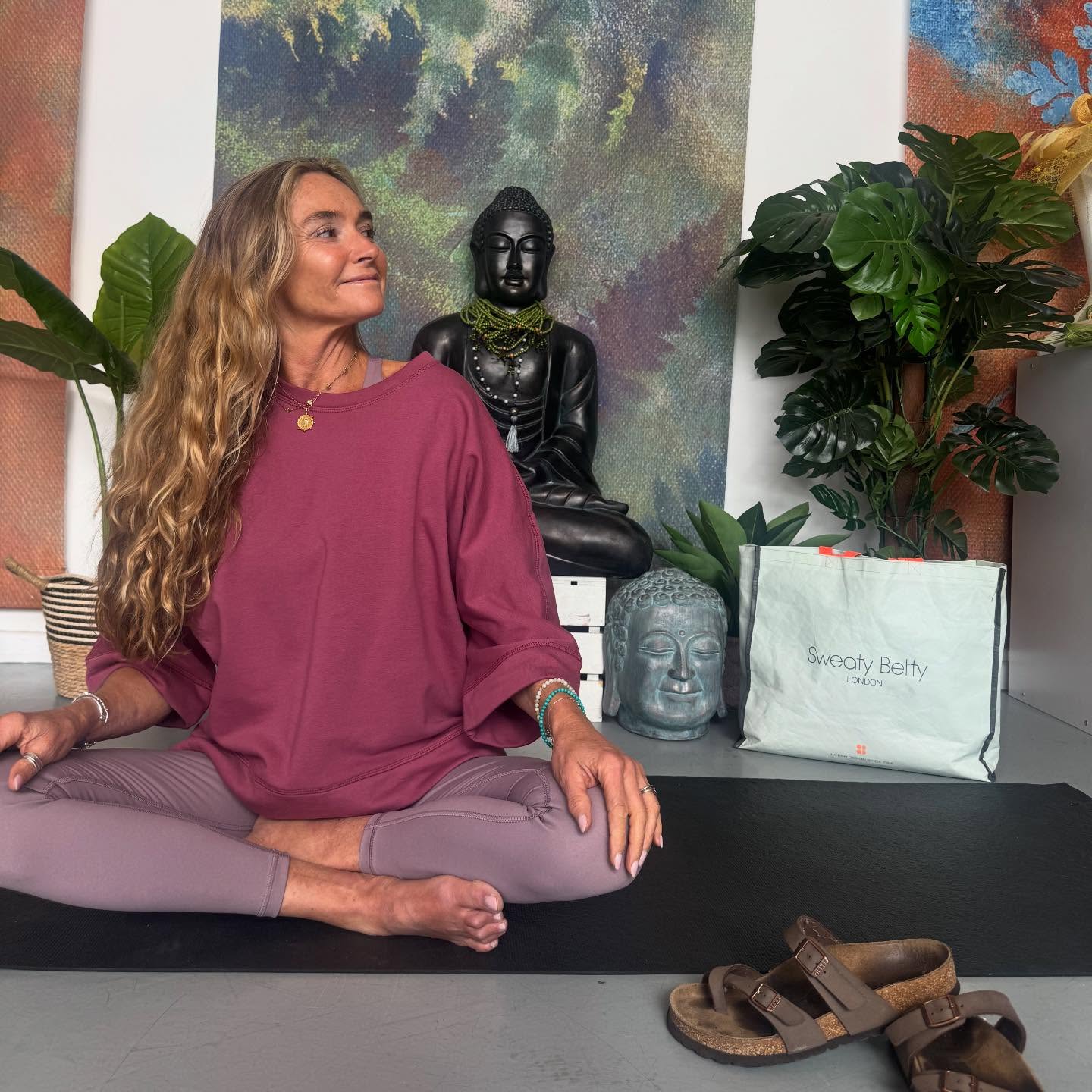 Happy Easter 🍃
May this season of renewal invite you to gently release what no longer serves you, just as we soften into each breath on the yoga mat…
Like spring awakening around us, may your spirit rise with fresh energy, openness, and light 🙏🏽
We have so many exciting things planned for spring / summer 2026 here at Wellbeing Warehouse ~ Easter reminds us that transformation is always possible! Each inhale a new beginning, each exhale a letting go.
Wishing you peace, balance, and a heart full of renewal. ✨
Paula & the Wellbeing Team 🤍
#suffolkyoga#suffolkyogastudio#suffolkpilatesstudio#suffolkpilatesreformer