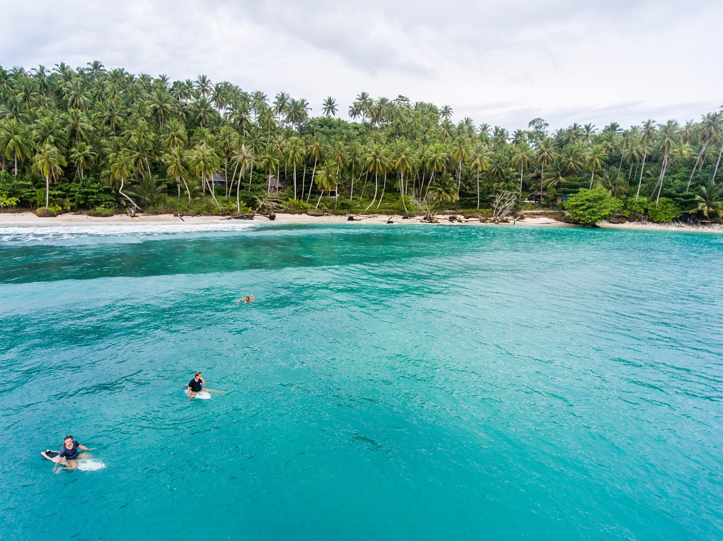 Just you and a couple of mates hanging out in paradise? Our guests on our Mentawais trip will be doing just that in October.
This trip has sold out but DM to be on the waitlist
