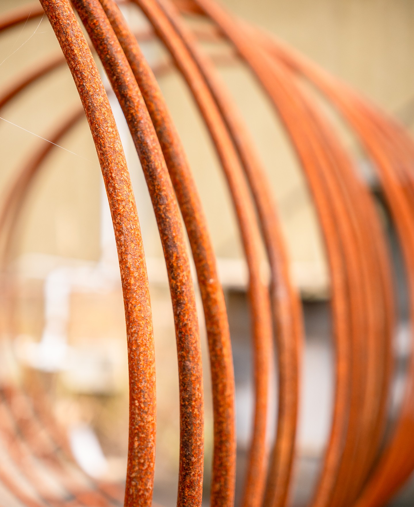 Log stacking rings in weathered steel, in stock now at Macedon Nursery & Garden Supplies. Functional and well-suited to the outdoor aesthetic of most Macedon Ranges properties, particularly as the season starts to turn and firewood becomes a fixture again.
Available alongside fire pits and outdoor furniture in-store.
#macedonnursery #macedonranges #outdoorliving